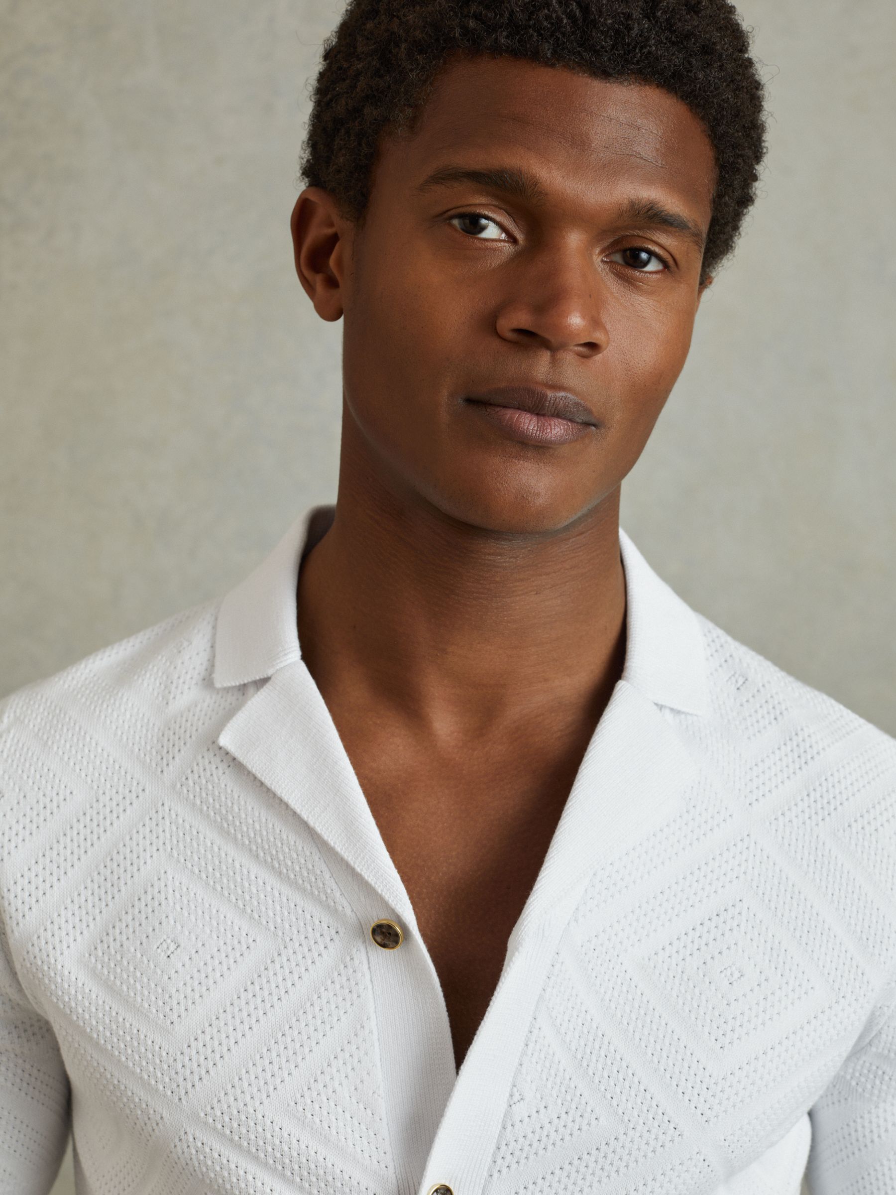Cuban Collar 100% Cotton Shirt in White - Image 4 of 6
