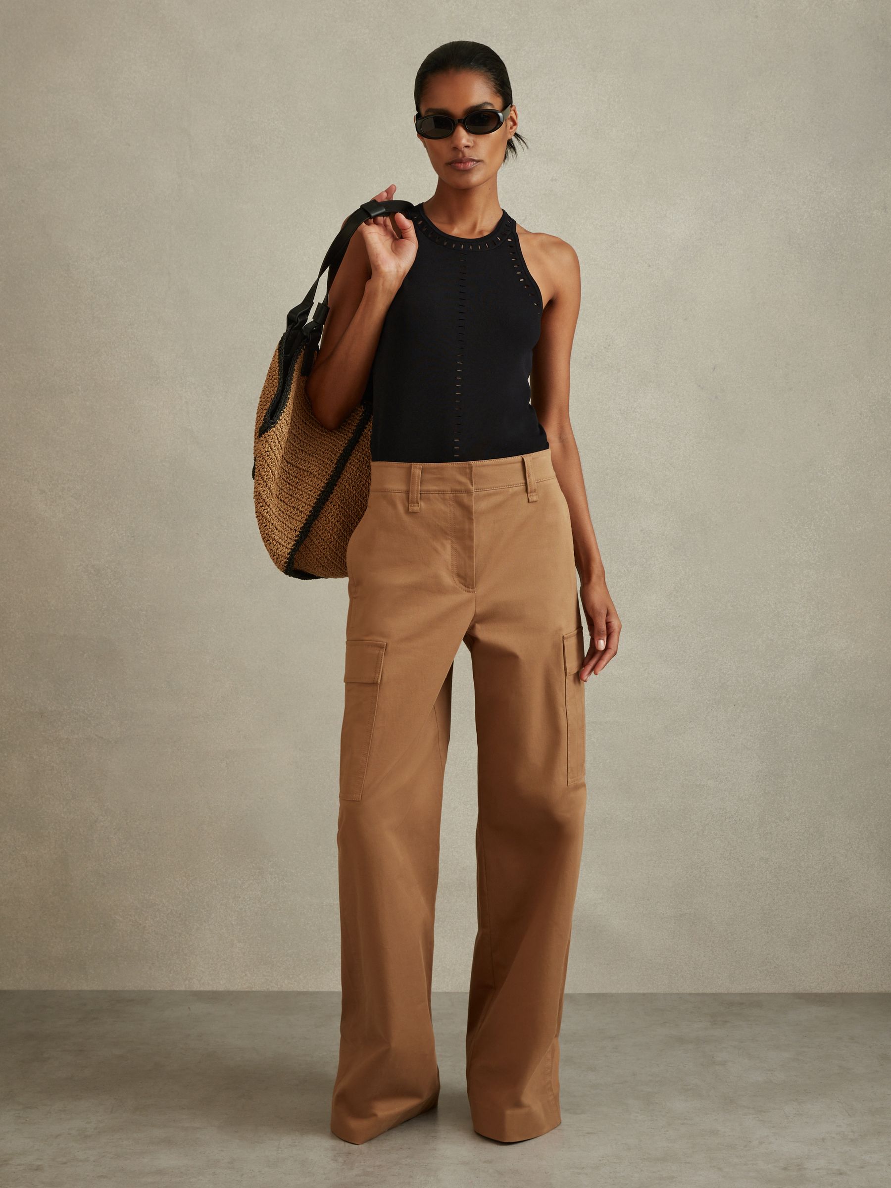 Fitted Cut-Out Detail Vest in Black - Image 3 of 5