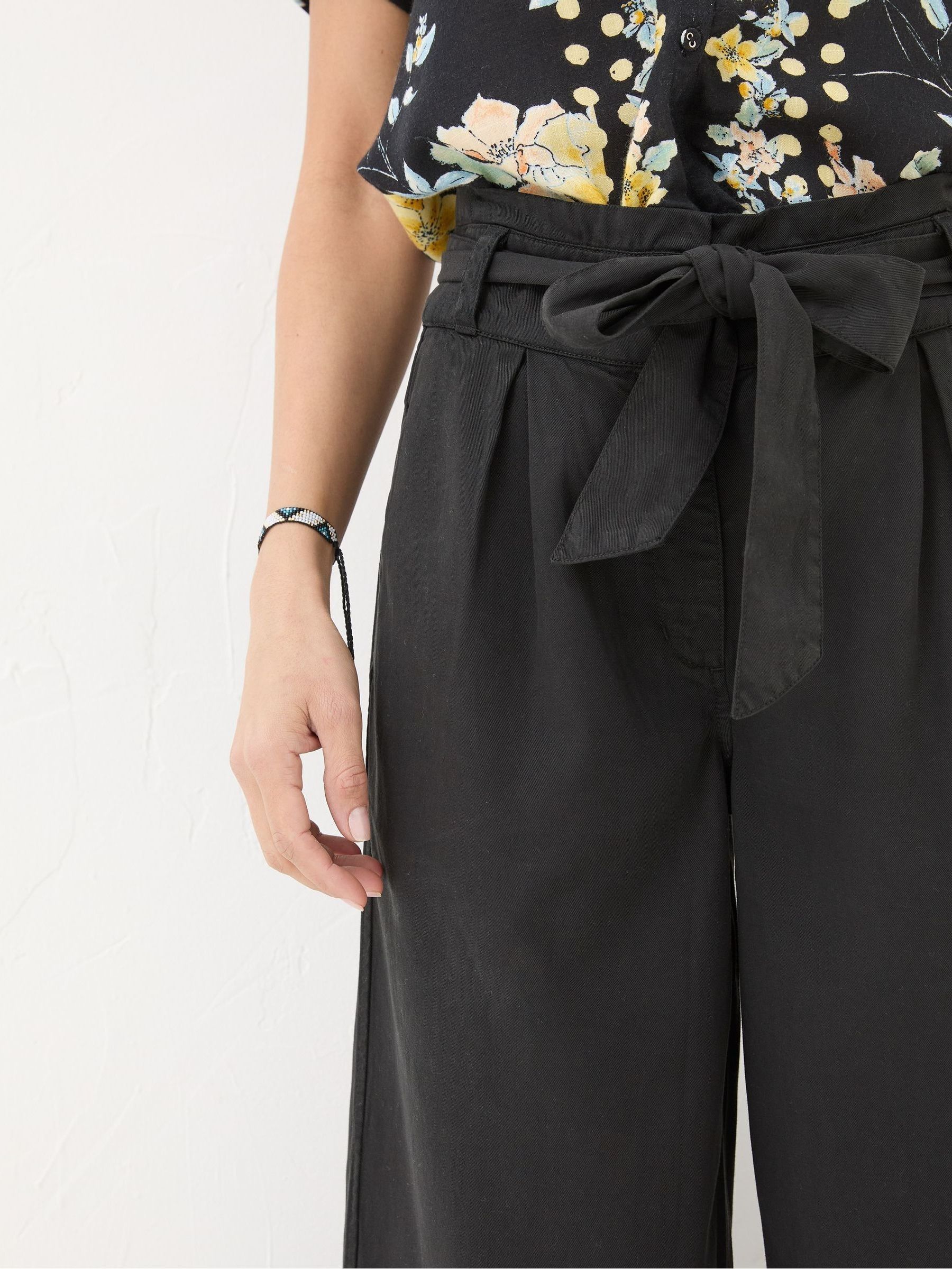 Mina Black Cropped Trousers - Image 4 of 5