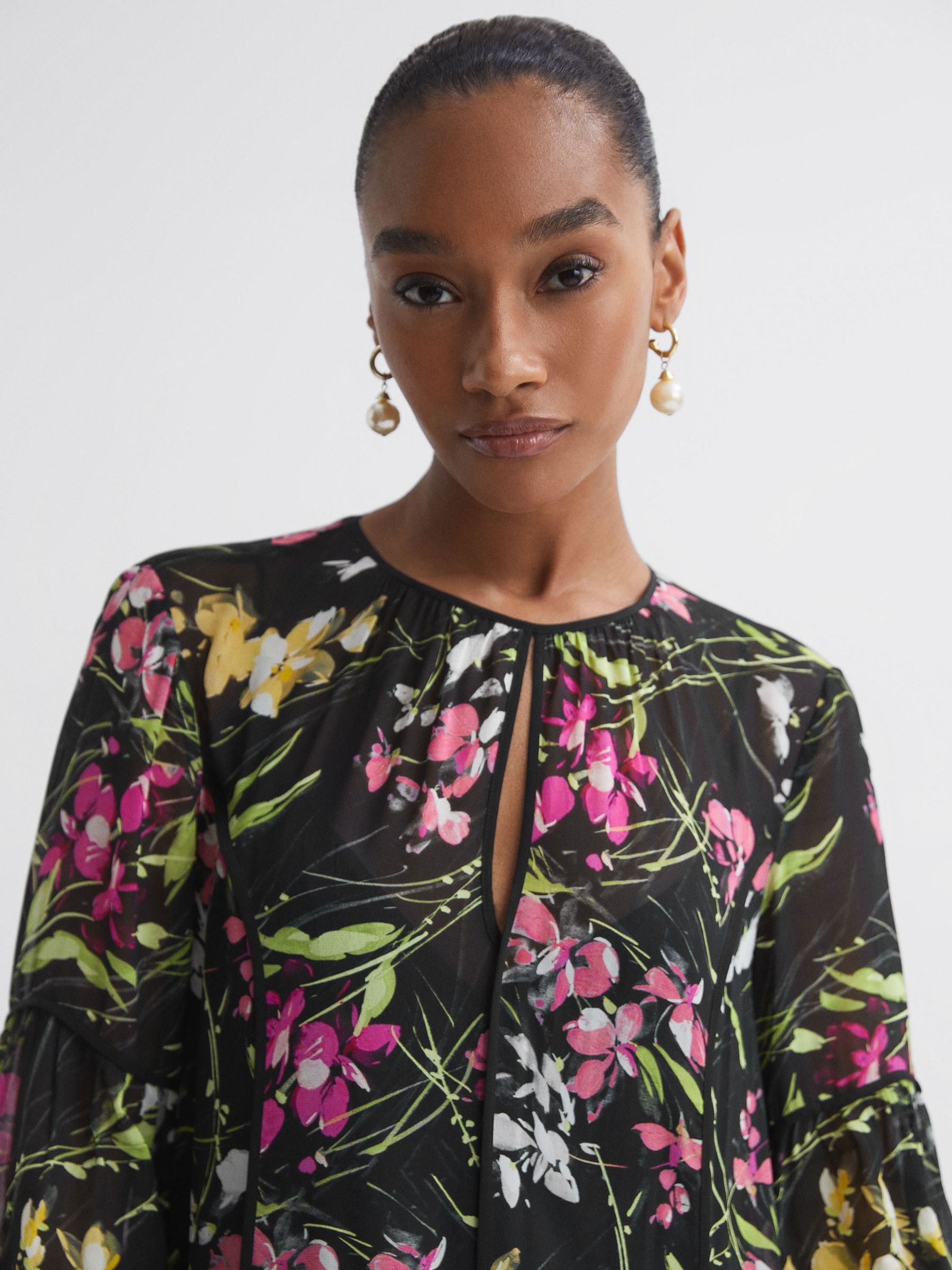 Florere Printed Maxi Dress in Black - Image 3 of 5