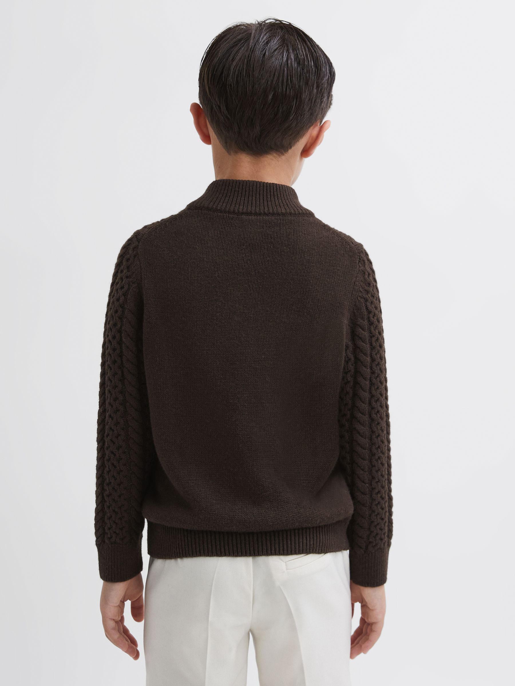 Junior Strickpullover mit halbem Reißverschluss in Schokolade und schmaler Passform - Bild 5 von 6