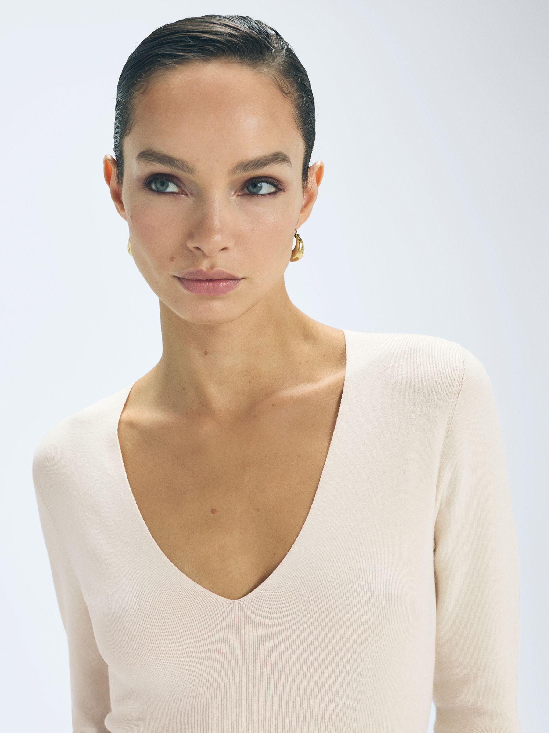 Silk V-Neck Top in Off White - Image 3 of 6