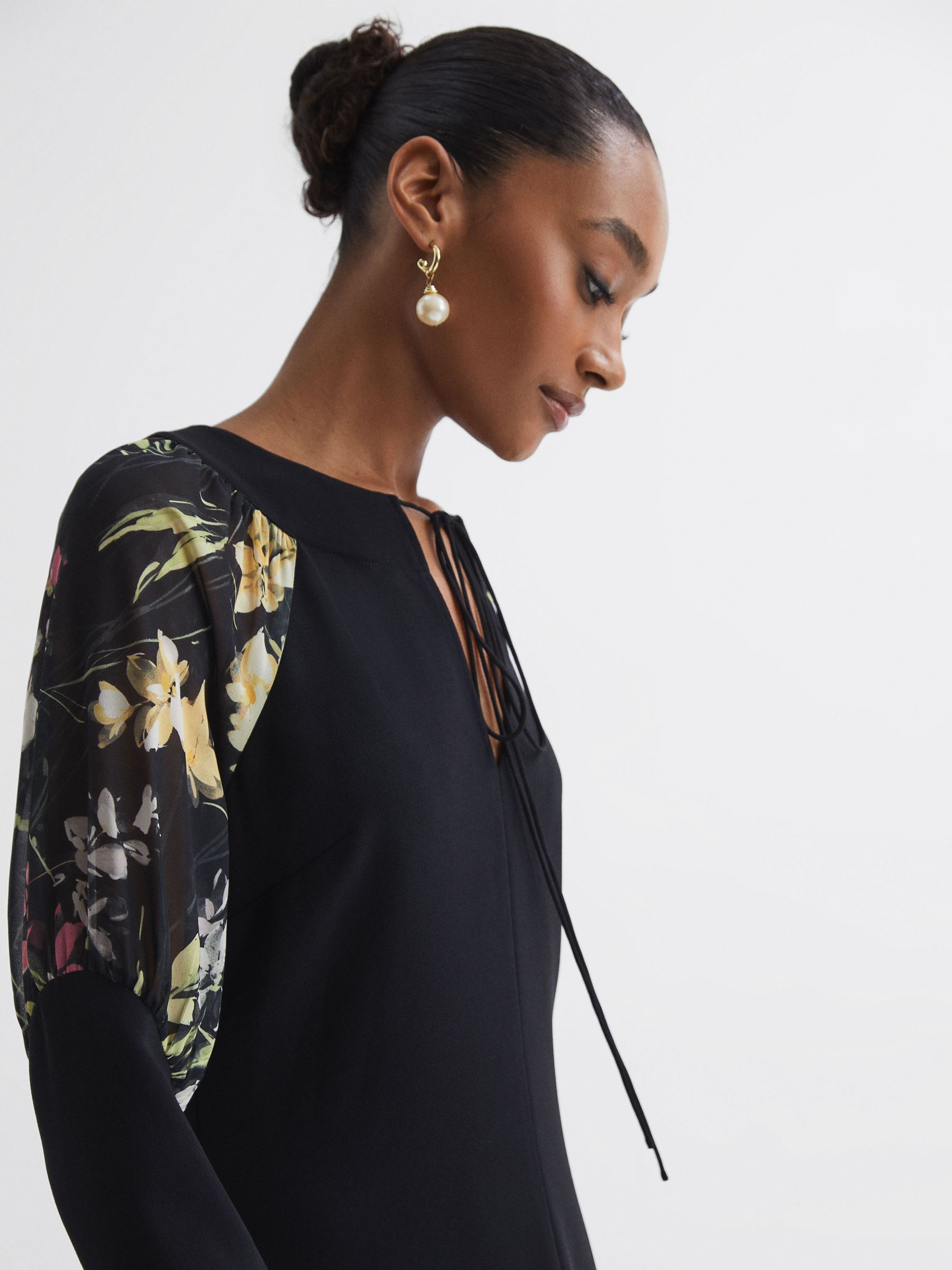 Florere Print Sleeve Midi Dress in Black - Image 3 of 5