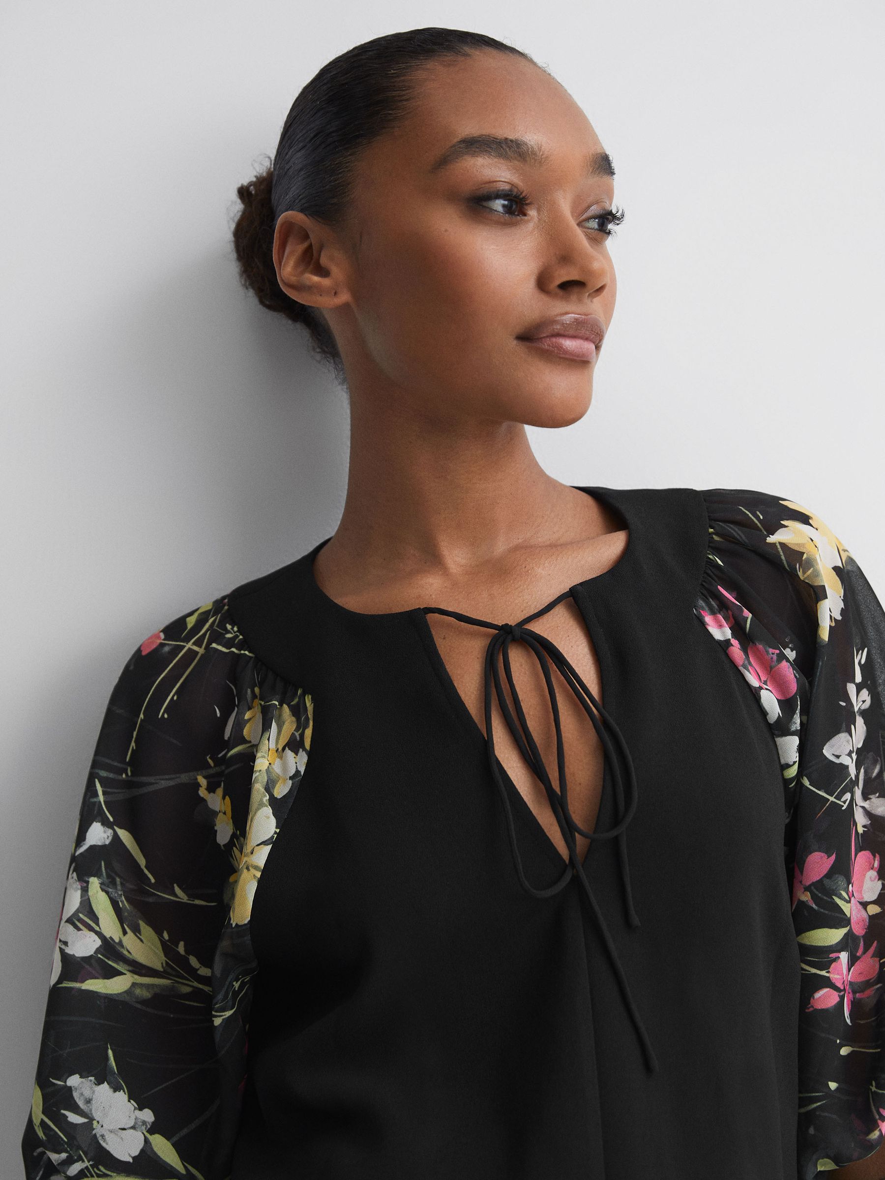 Florere Floral Puff Sleeve Top in Black - Image 3 of 5