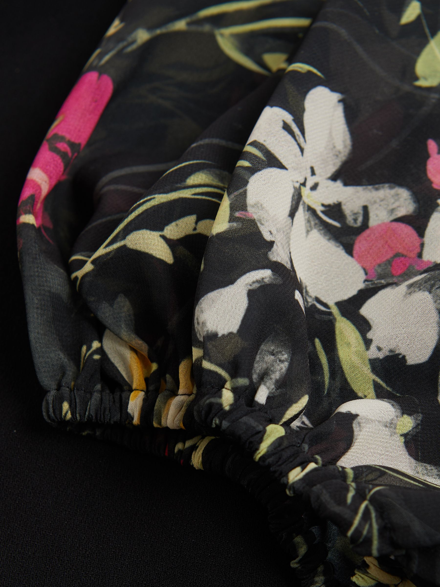 Florere Floral Puff Sleeve Top in Black - Image 5 of 5