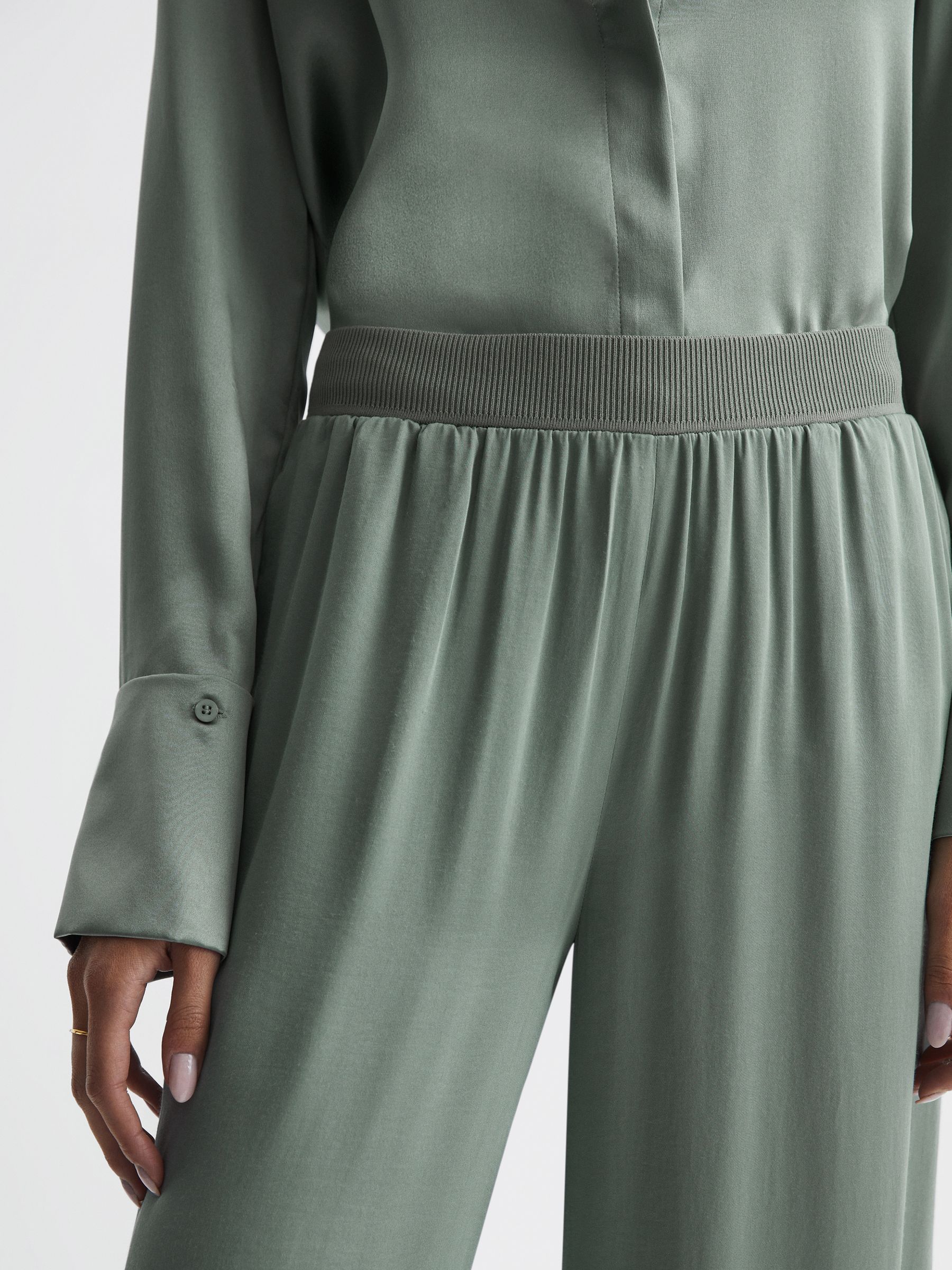 Petite Wide Leg Elasticated Waist Trousers in Sage - Image 3 of 6