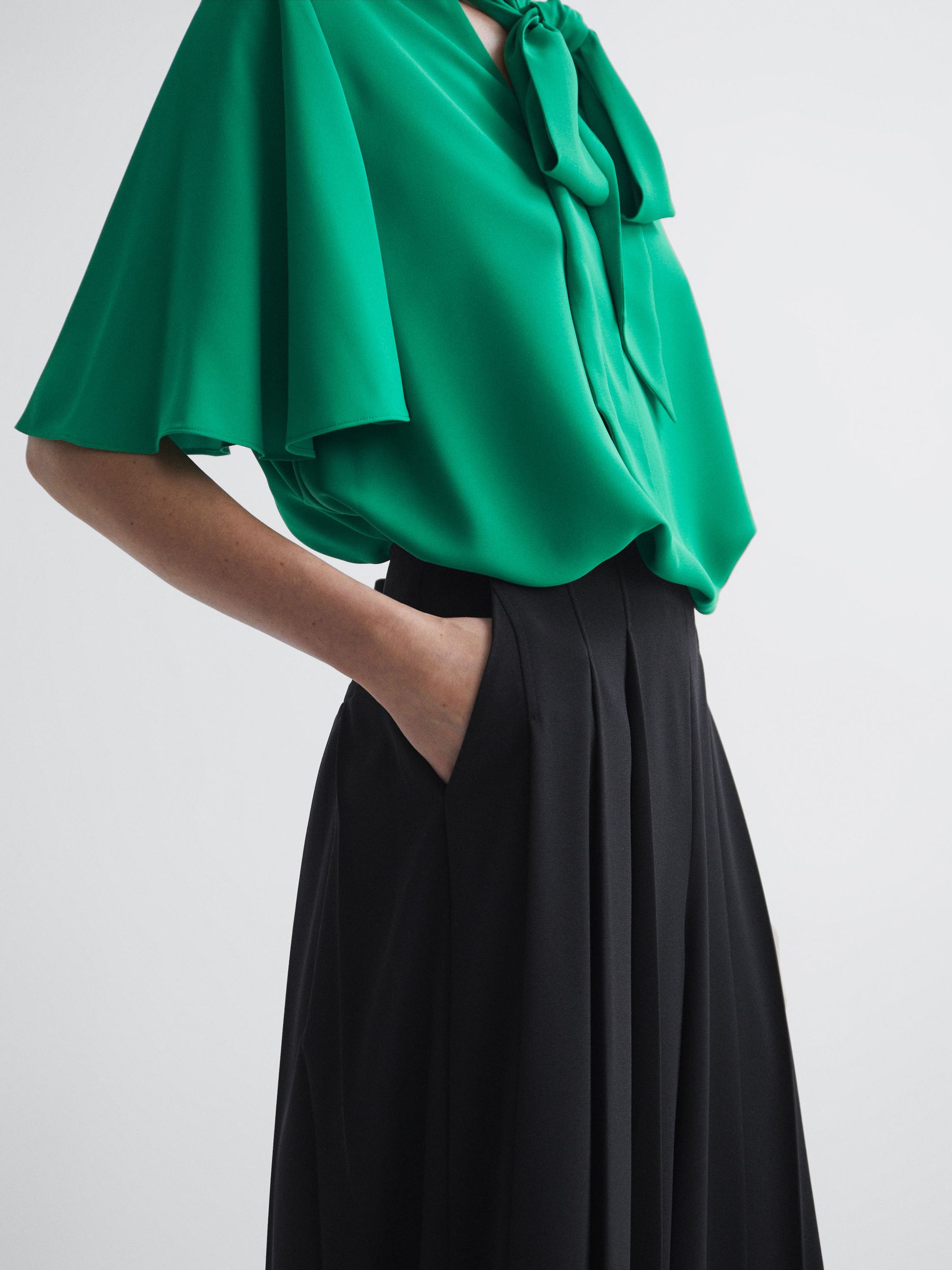 Florere Wide Leg Pleated Trousers in Black - Image 3 of 6