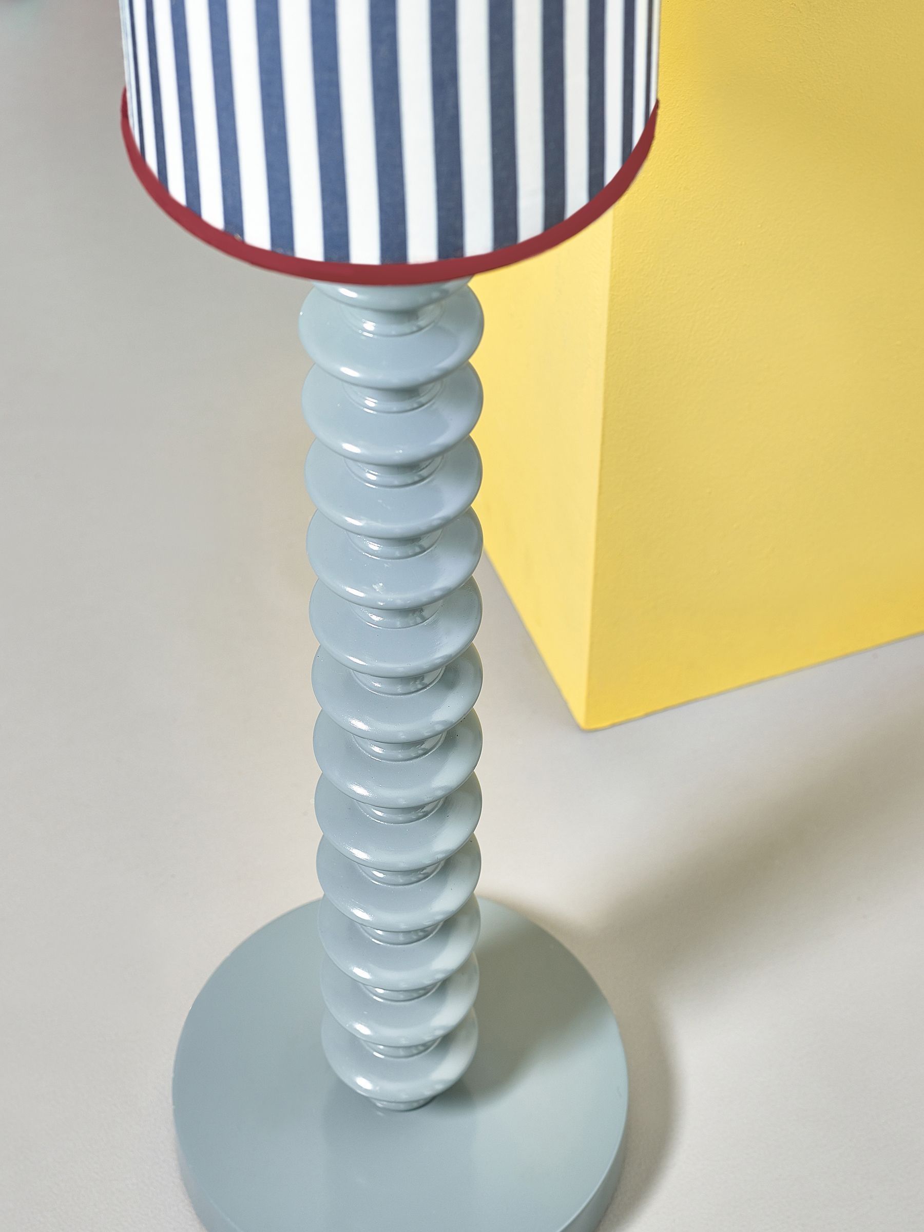 Novogratz Blue Eleanor Floor Lamp - Image 4 of 6