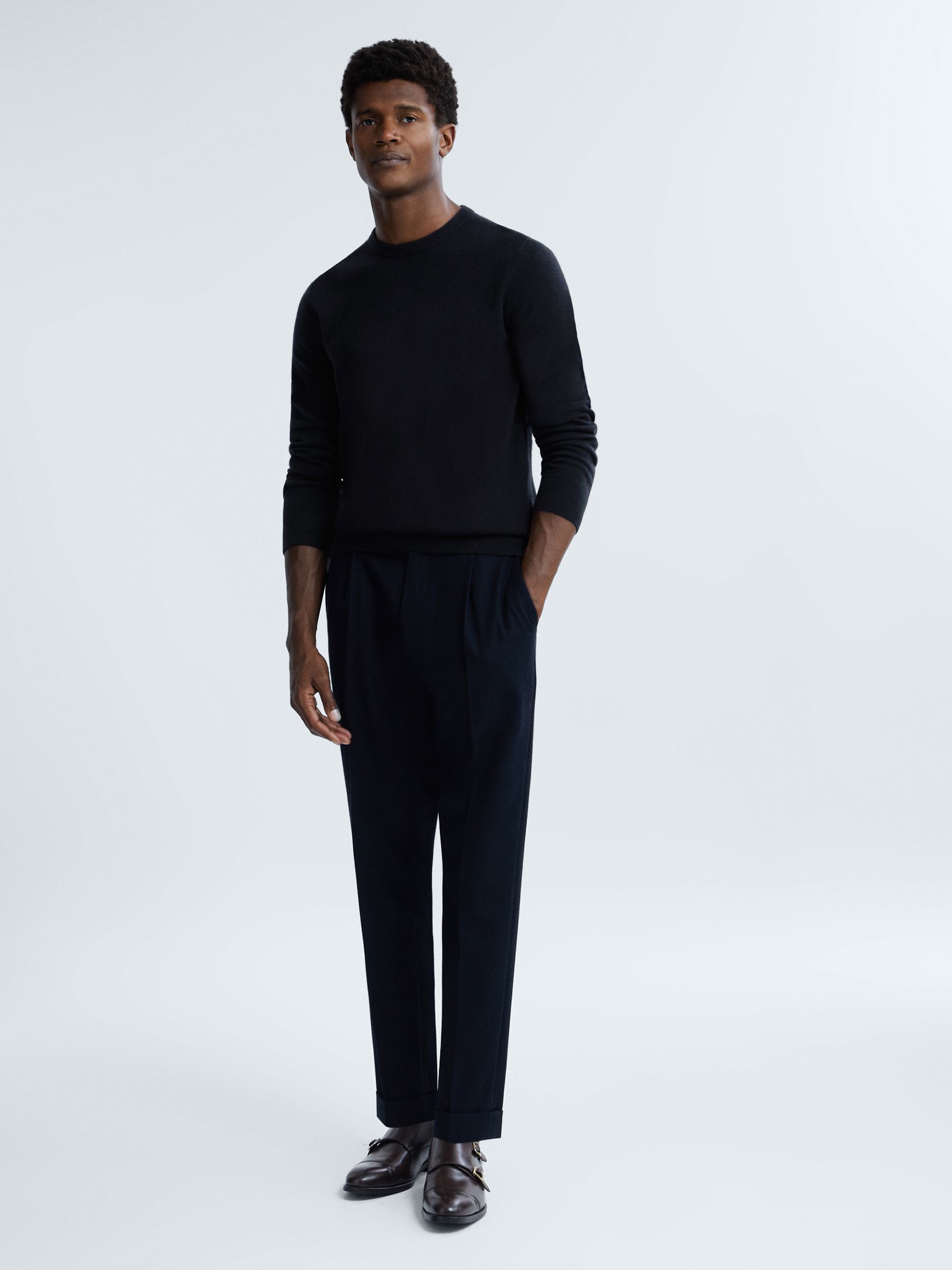 Atelier Cashmere Crew Neck Jumper in Navy - Image 4 of 6