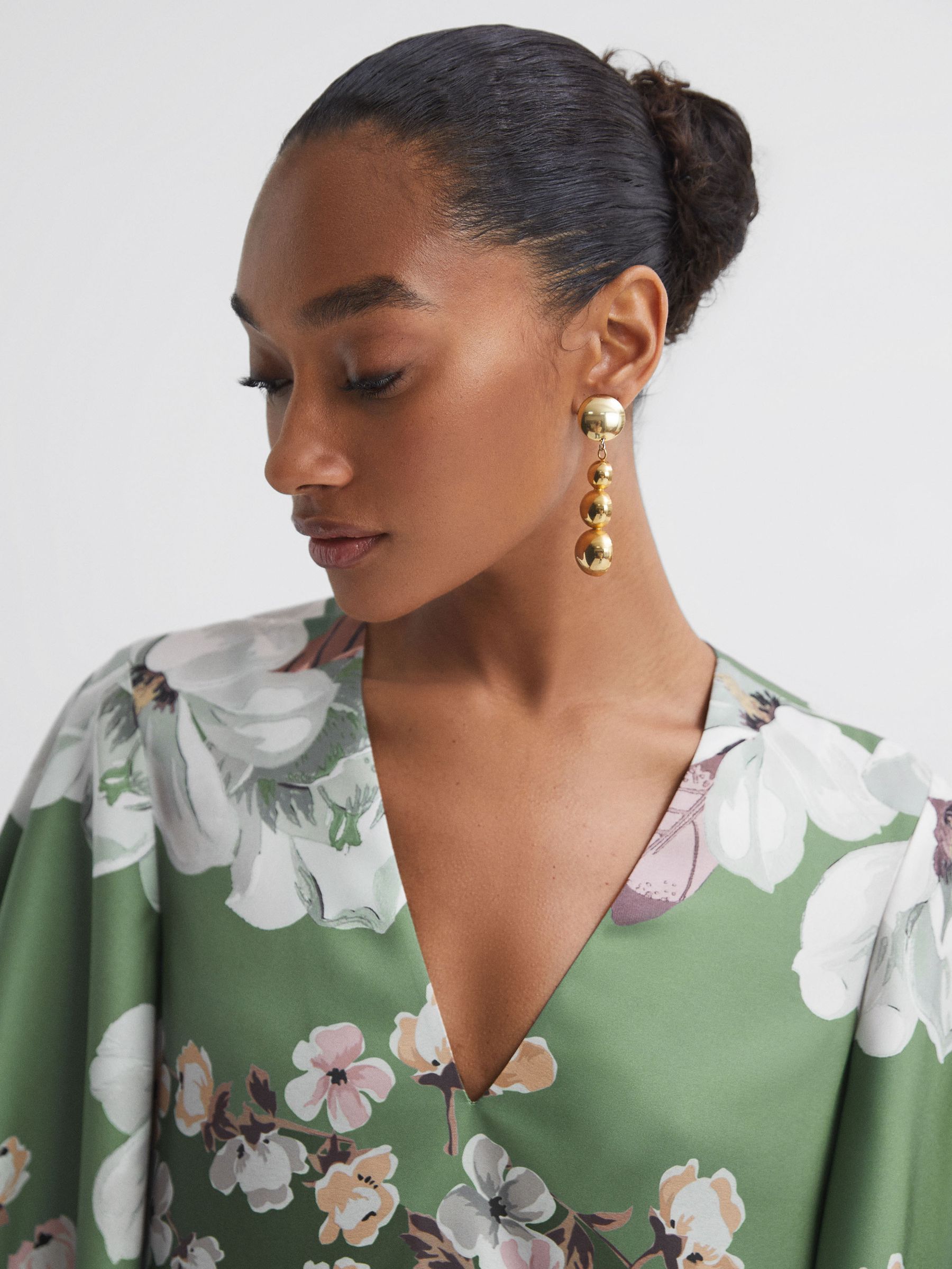 Florere Floral Relaxed Midi Dress in Black - Image 4 of 6