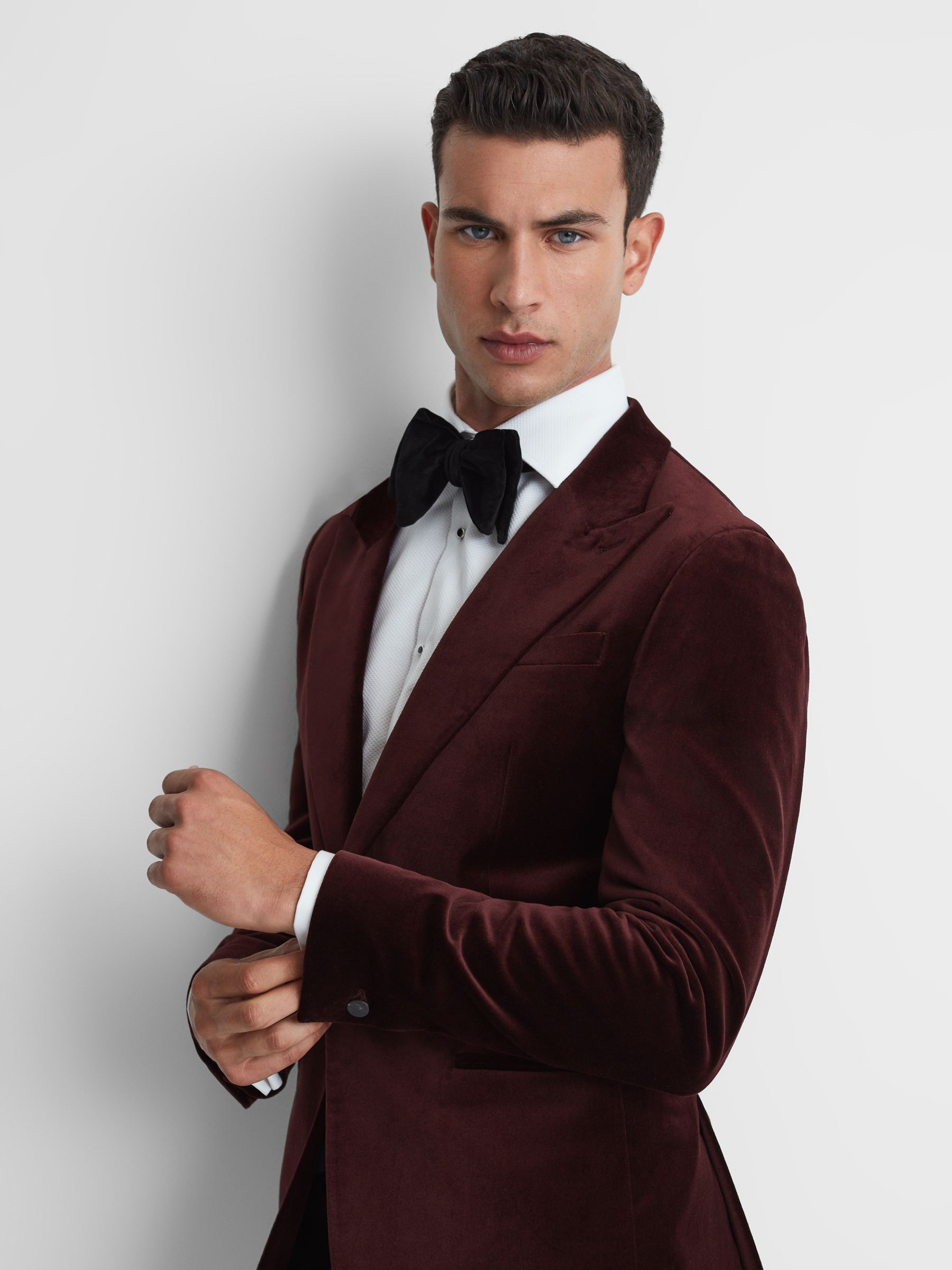 Slim Fit Velvet Single Breasted Blazer in Bordeaux - Image 4 of 7