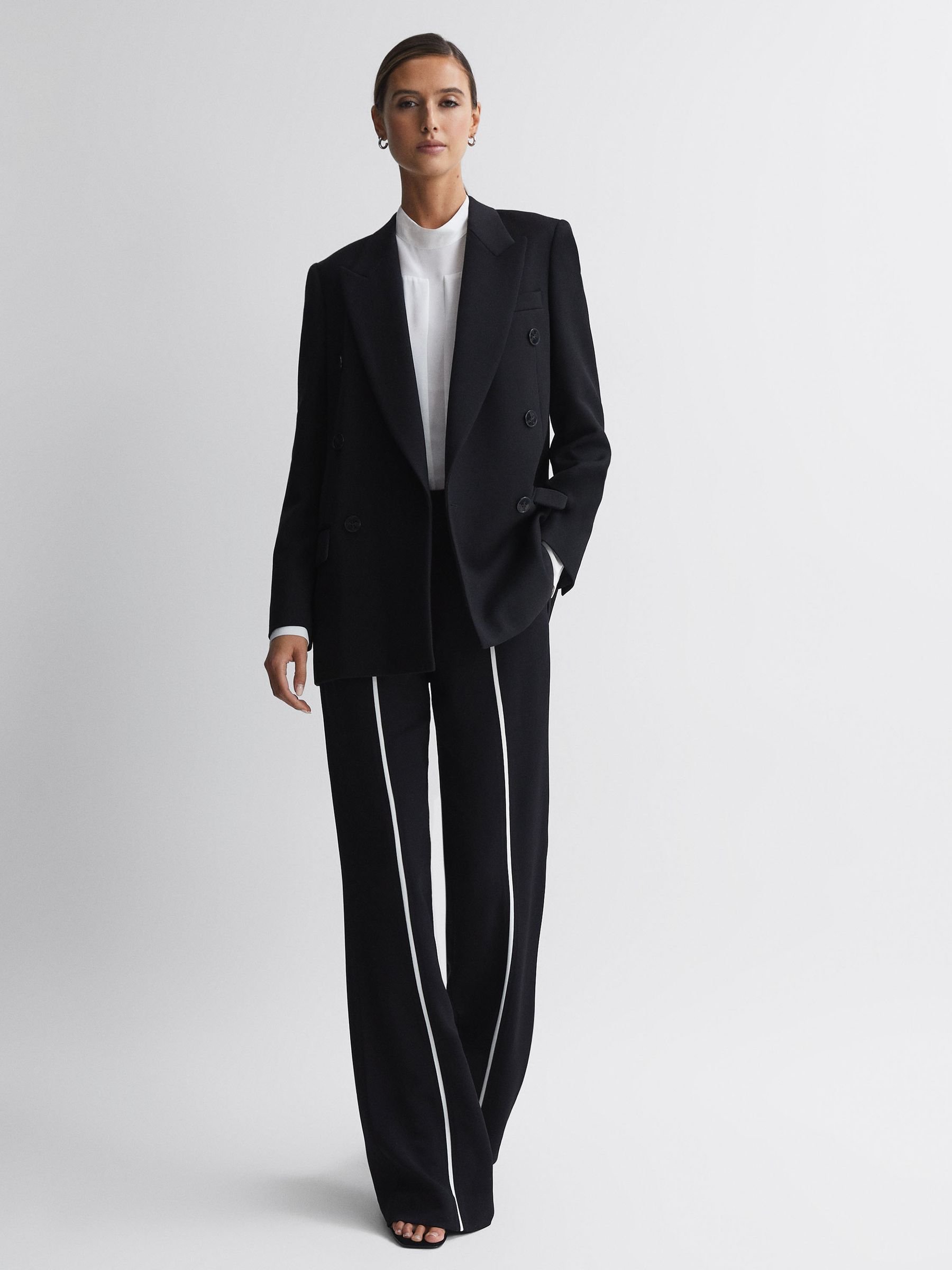 بلوزة شفافة بياقة عالية باللون Cream - صورة 3 من 6