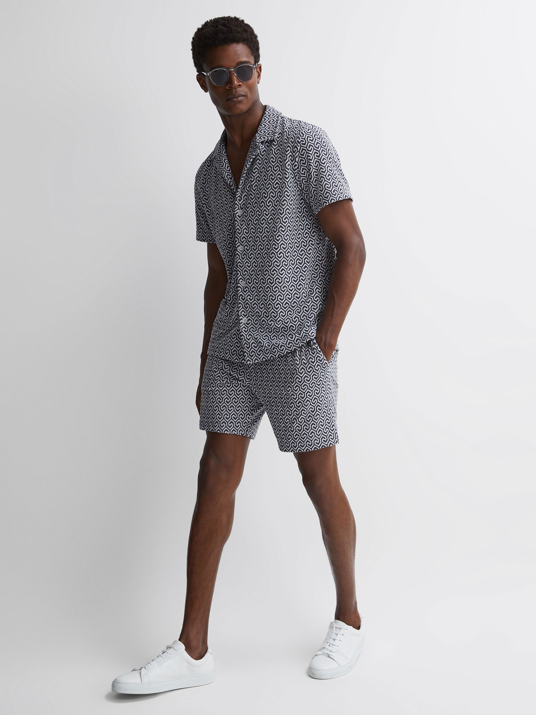 Slim Fit Terrycloth Cuban Collar Shirt in Navy/White - Image 3 of 4