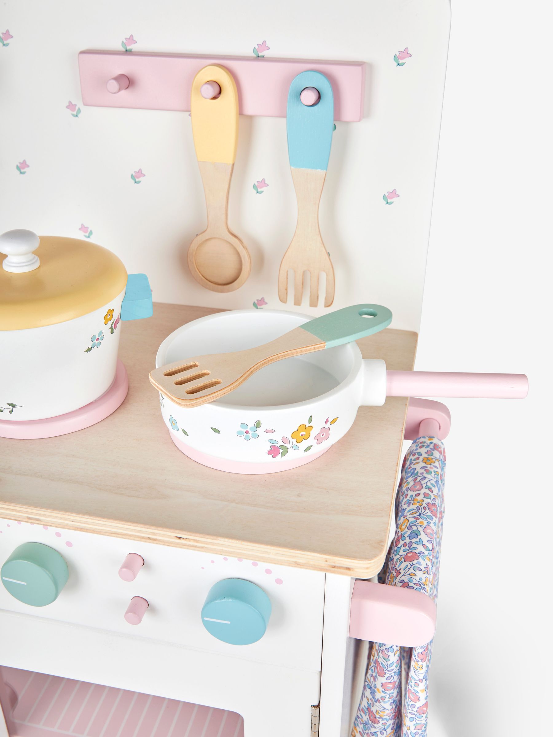 Pretty Ditsy Play Kitchen - Image 10 of 11