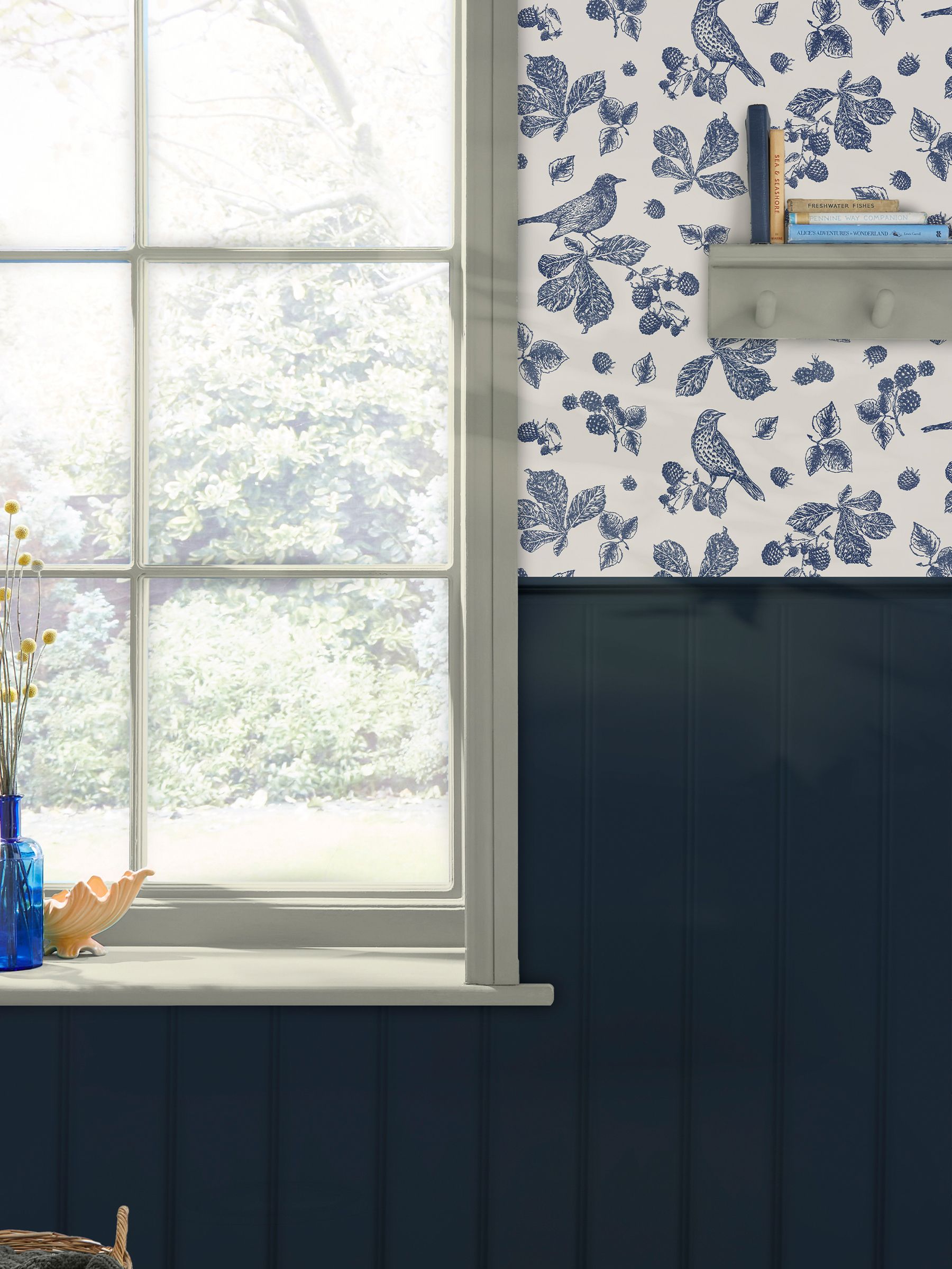 Cream Blackberry Bird 10M Wallpaper - Image 1 of 4