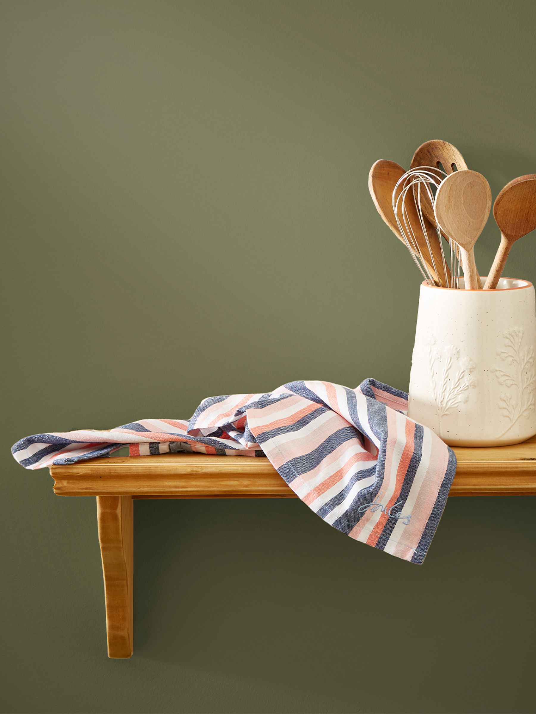 Picnic Blanket Green Multi Surface Matt Emulsion Joules