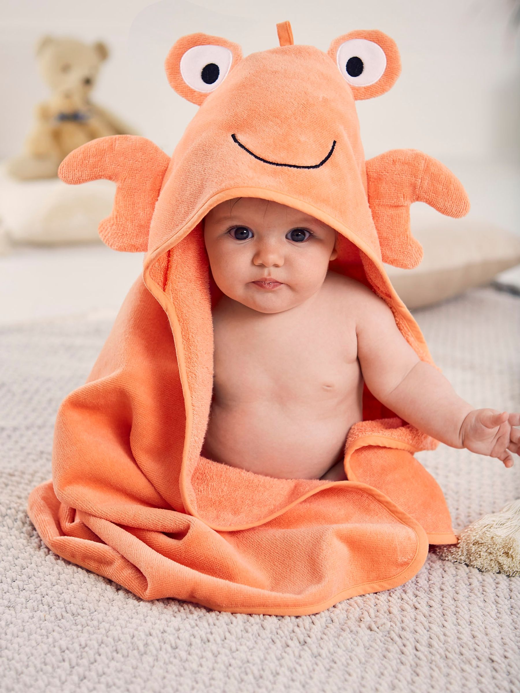 Personalised Crab Hooded Towel - Image 3 of 3