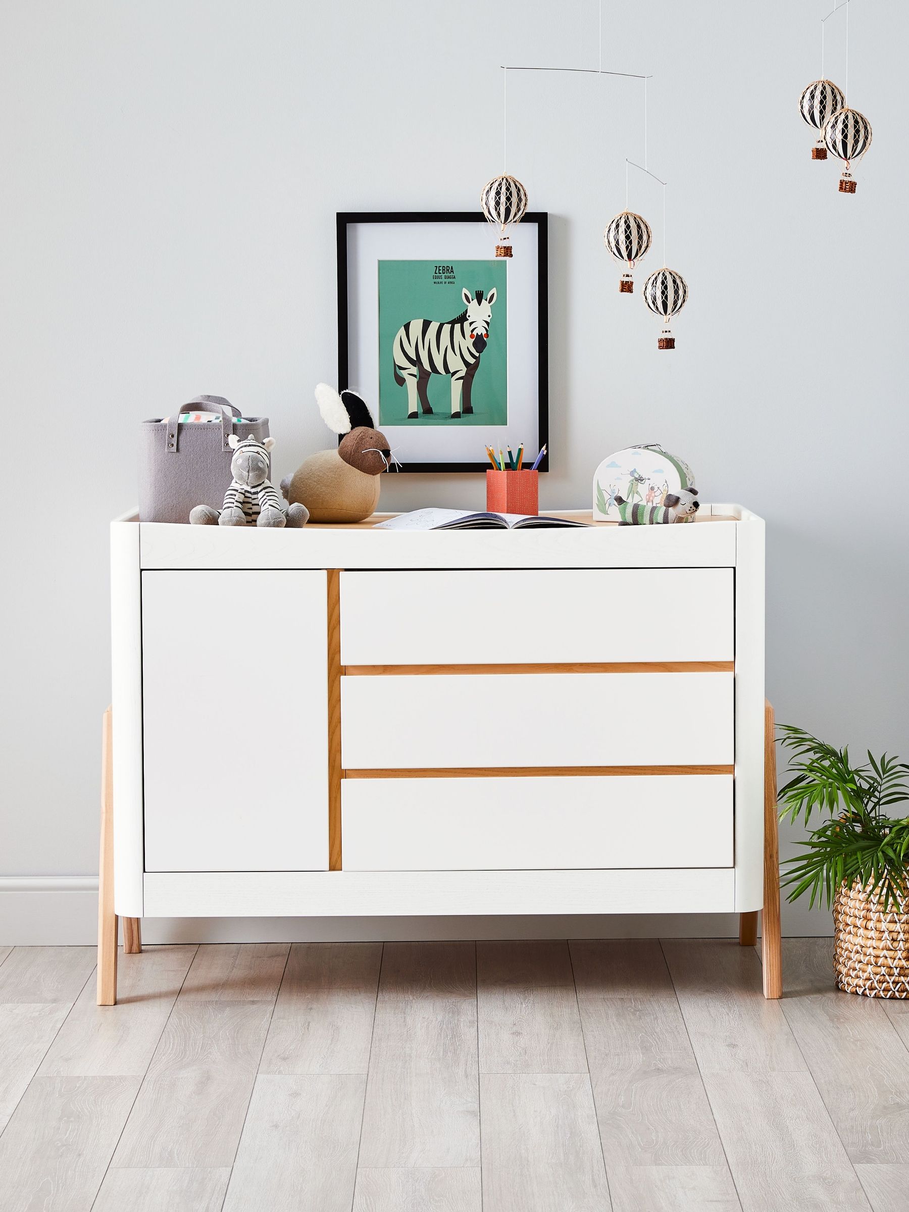 Gaia Baby White Hera Changing Unit - Image 1 of 5
