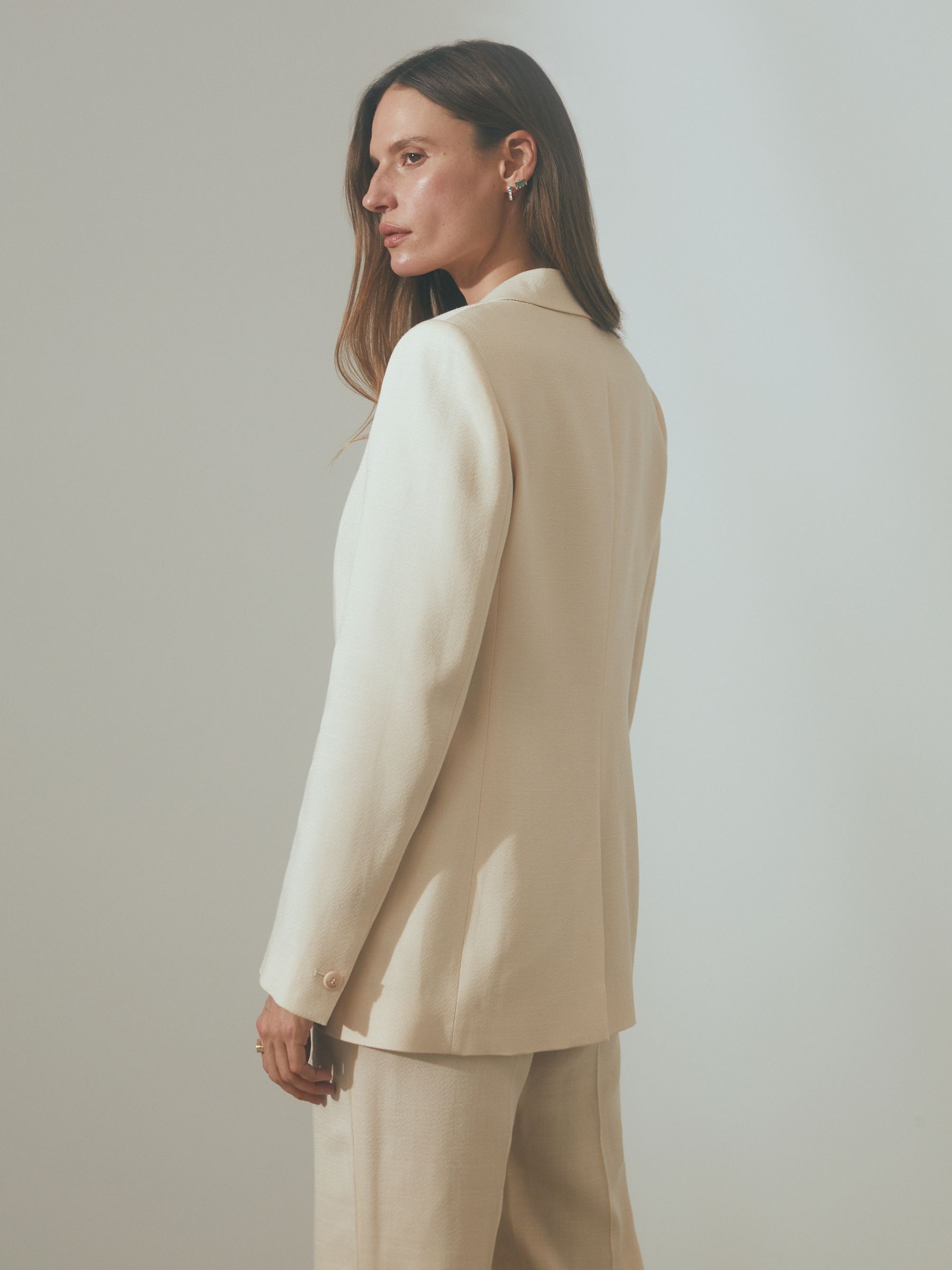 Atelier Italian Textured Single Breasted Suit Blazer in Blush - Image 4 of 7