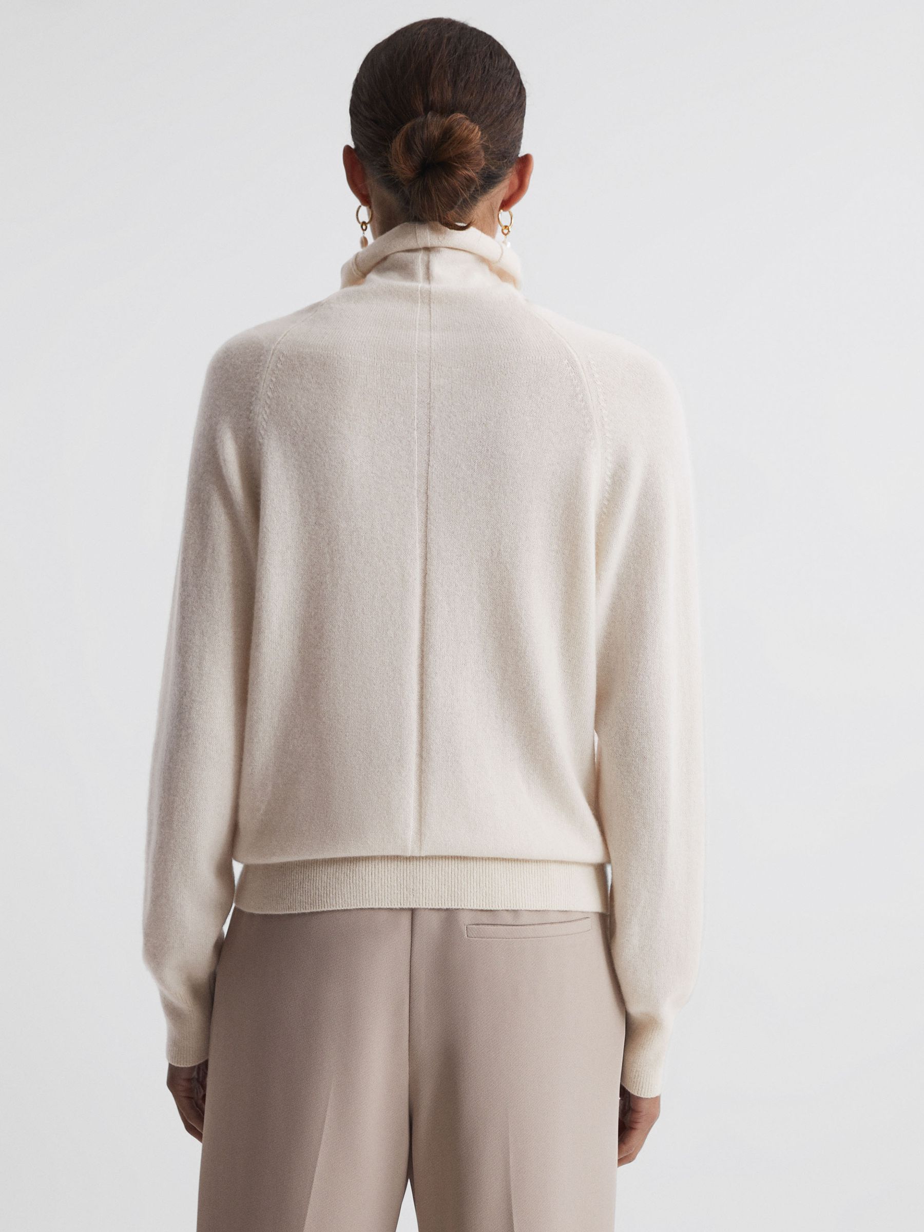 Relaxed Cashmere Roll Neck Top in Cream - Image 5 of 7