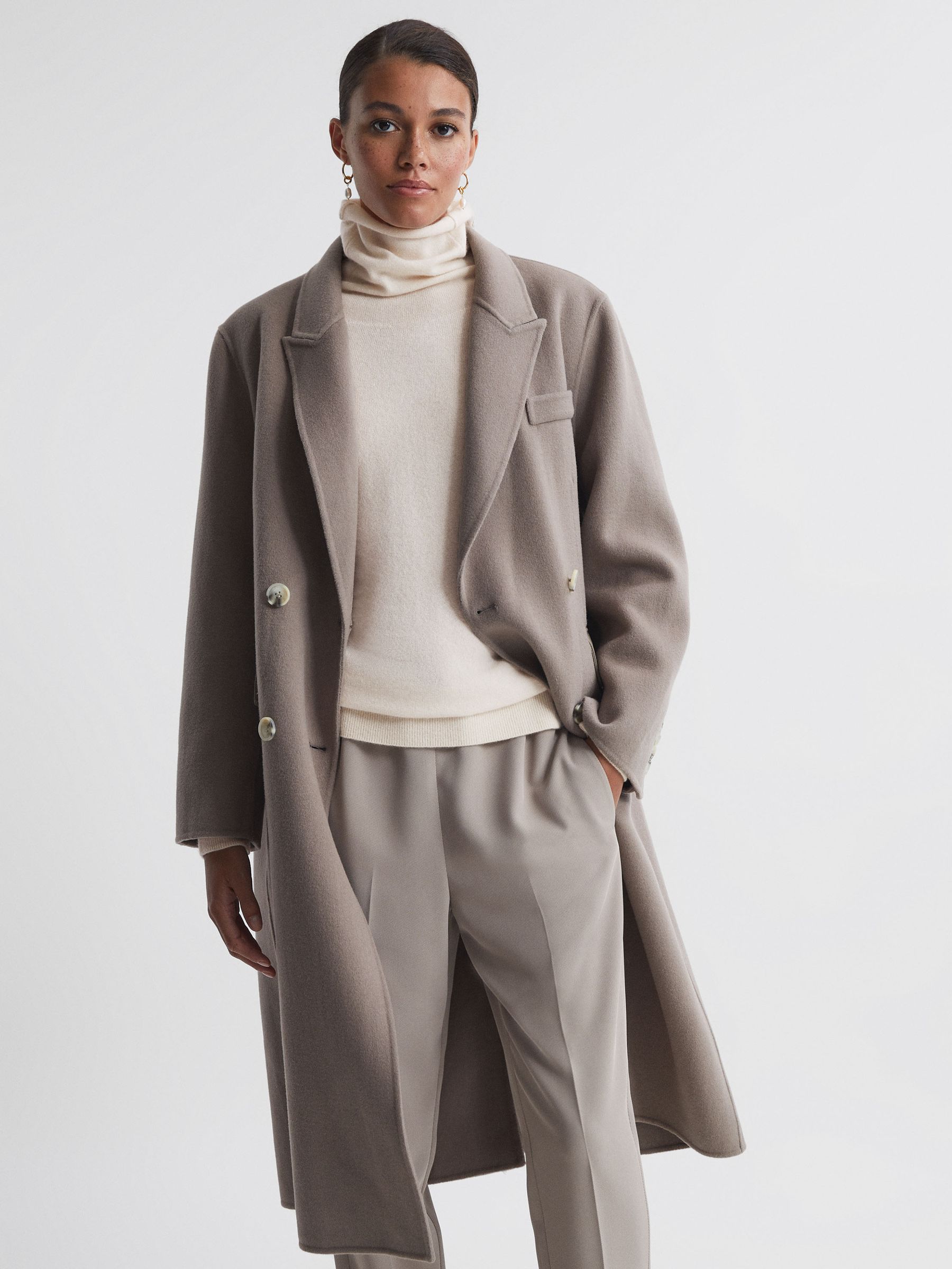 Relaxed Cashmere Roll Neck Top in Cream - Image 7 of 7