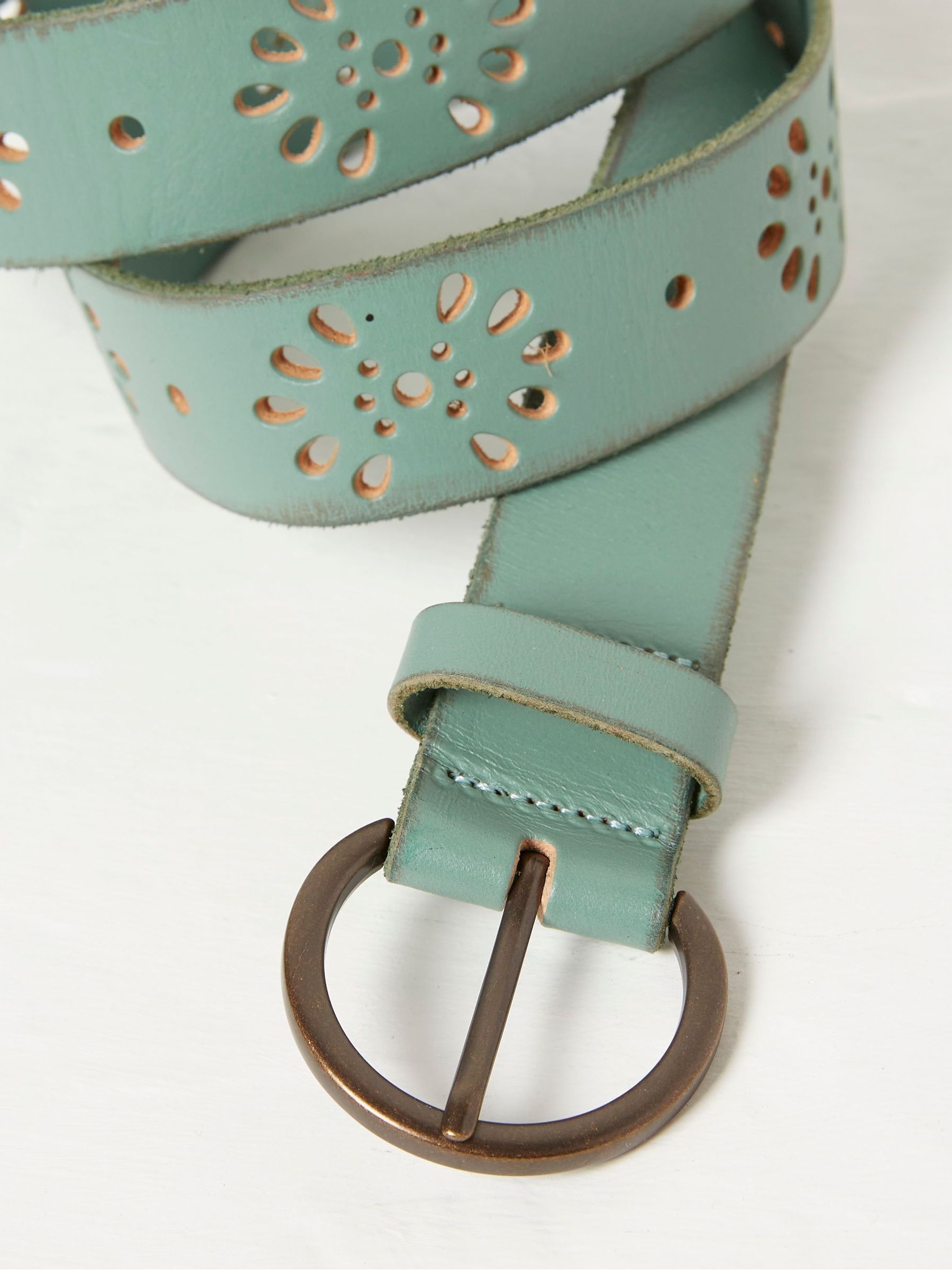 Green Floral Laser Cut Belt - Image 2 of 2 Green Floral Laser Cut Belt - Image 2 of 2