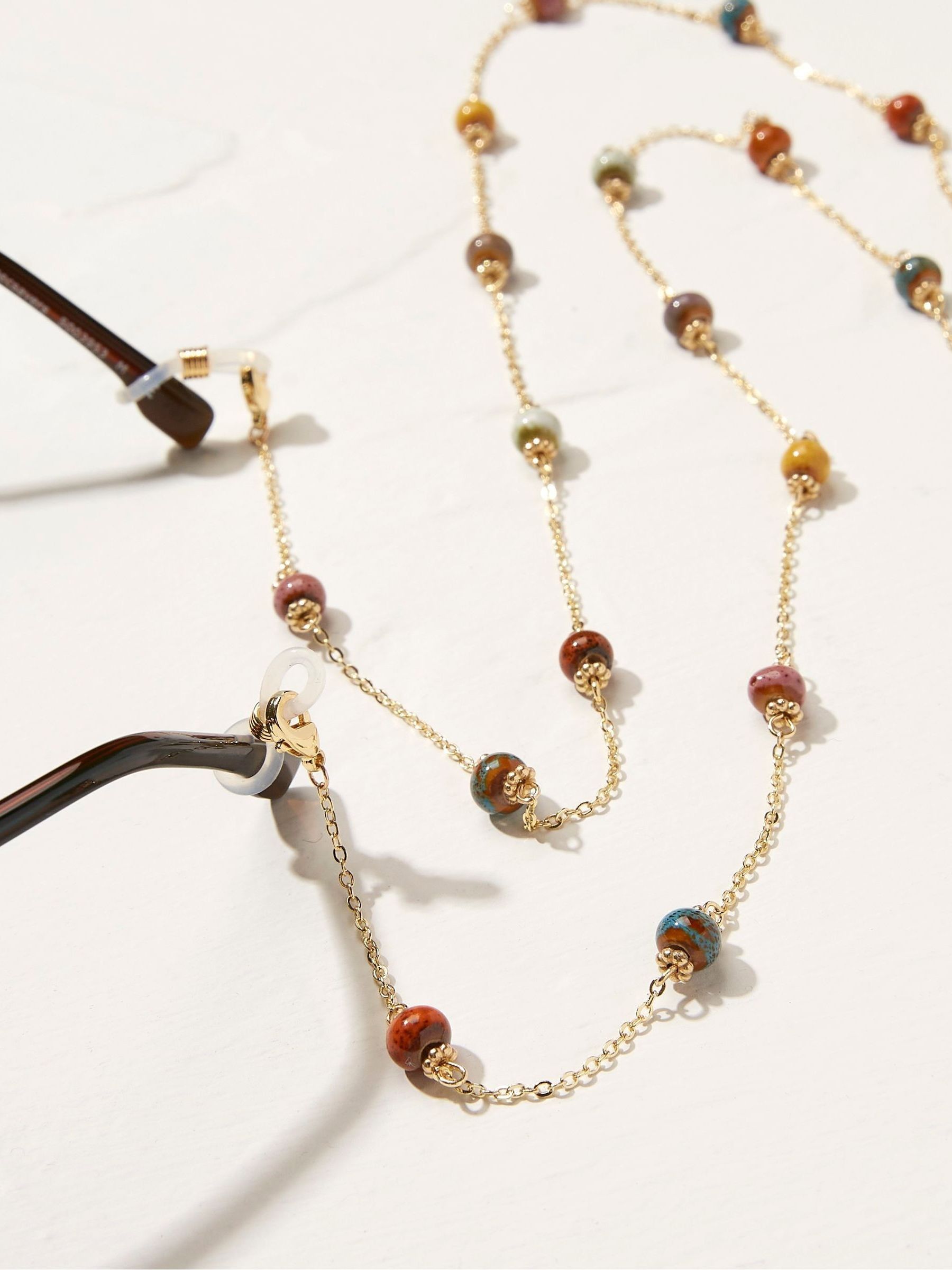Gold Ceramic Bead Glasses Chain - Image 2 of 2