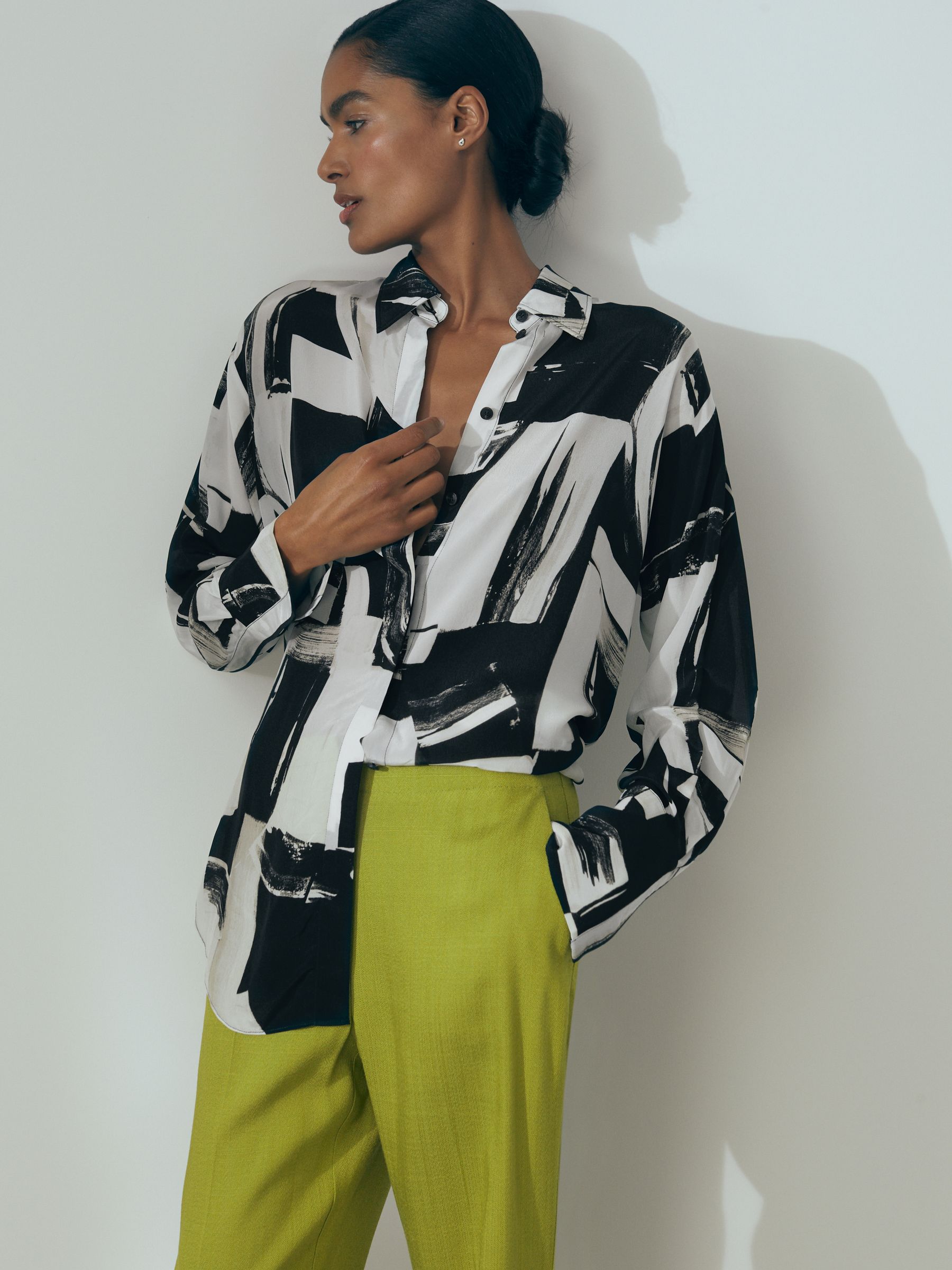 Atelier Italian Printed High-Low Shirt in White/Black - Image 2 of 5