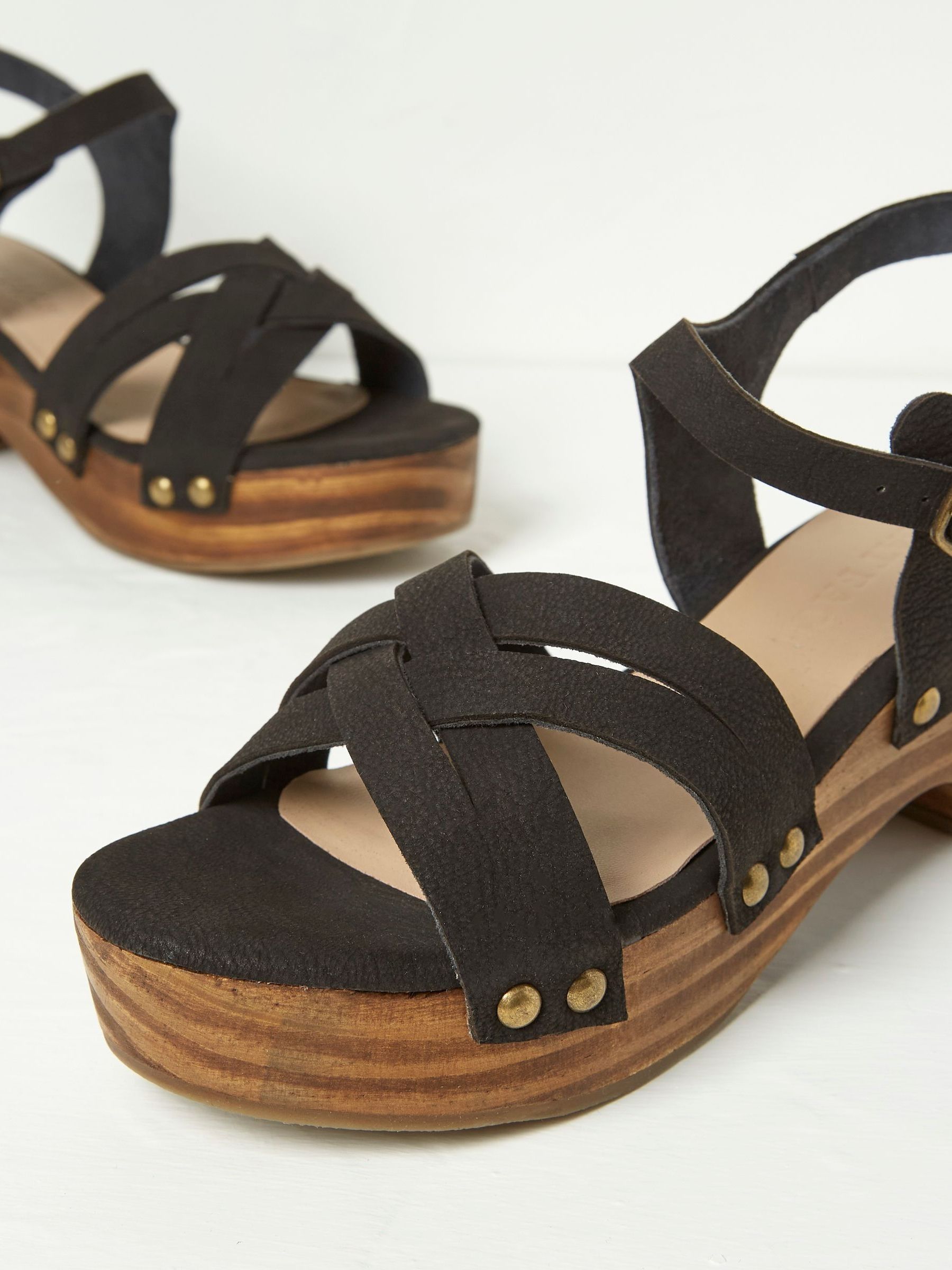 Leoni Black Mid Heel Clogs - Image 3 of 3