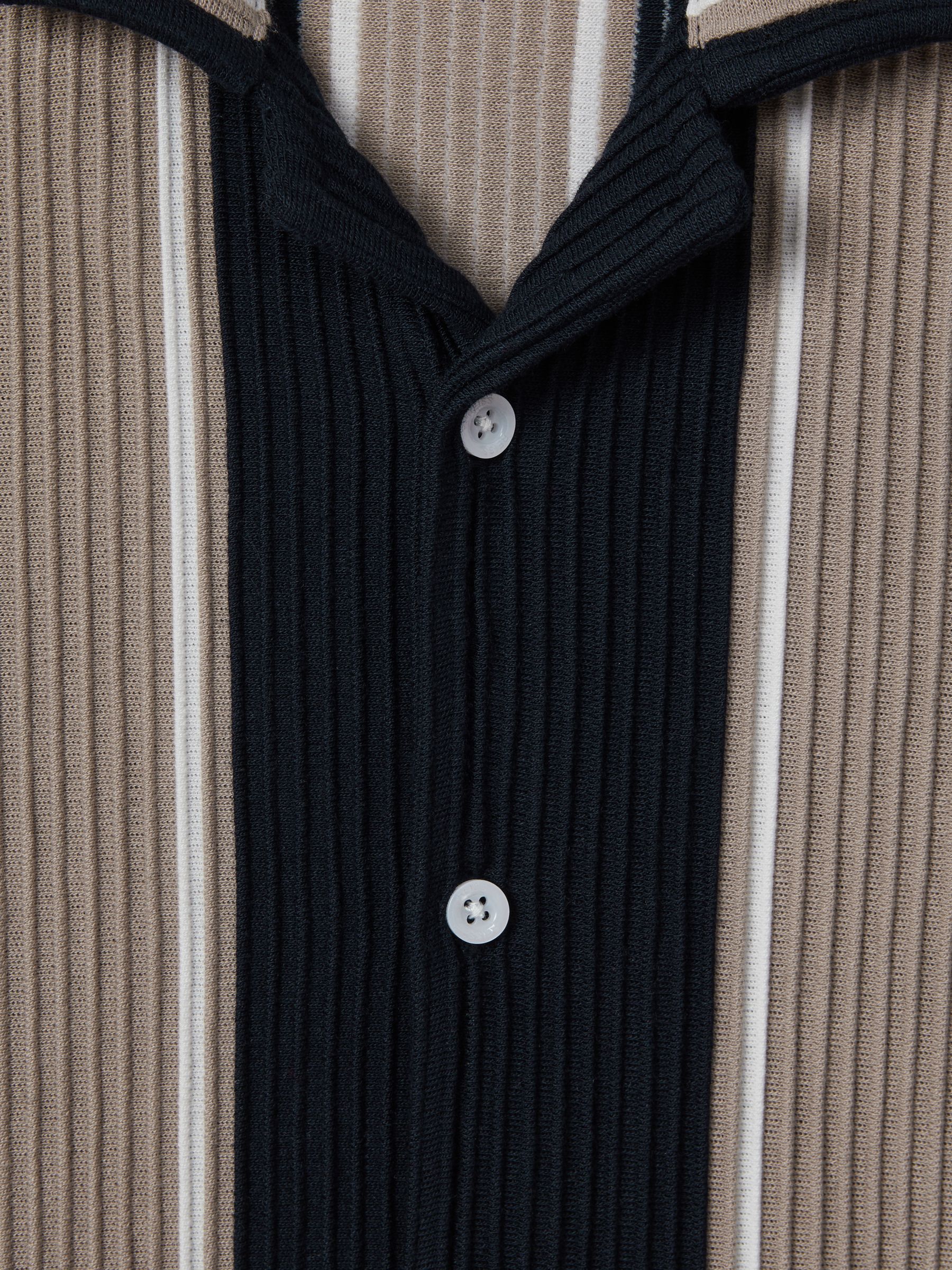 Junior Ribbed Cuban Collar Shirt in Navy/Stone - Image 4 of 4