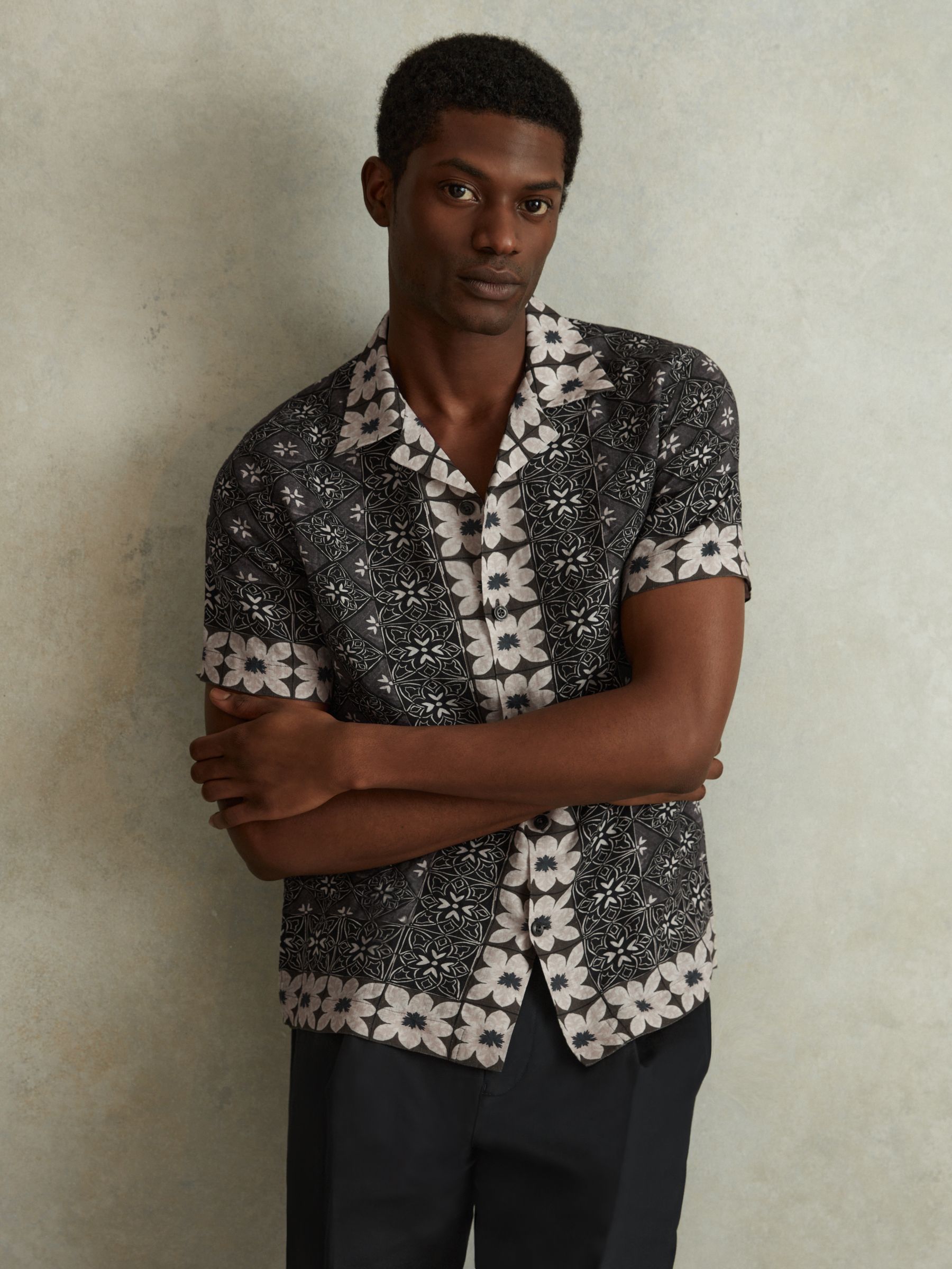 Linen Printed Cuban Collar Shirt in Black Multi - Image 3 of 5