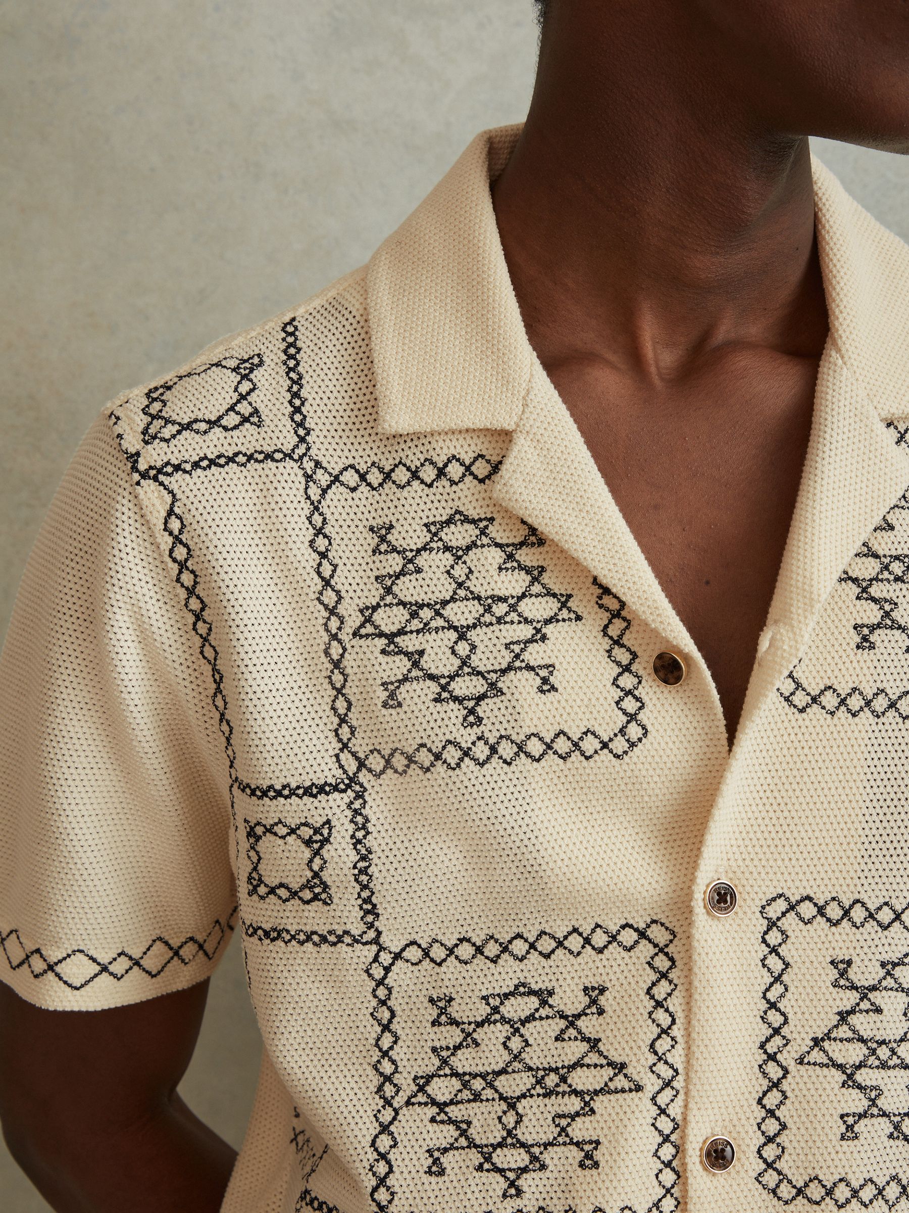 Textured Embroidered Cuban Collar Shirt in Ecru/Navy - Image 4 of 6
