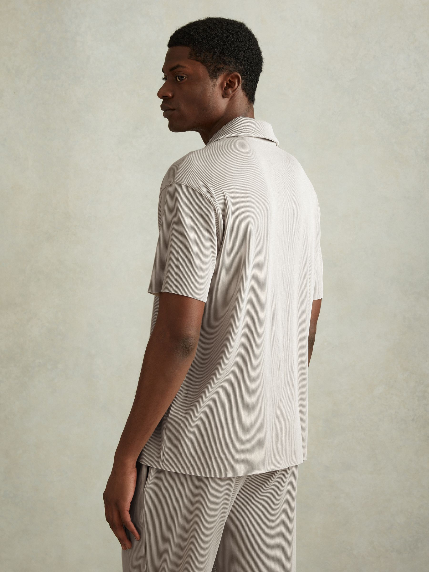 Ribbed Cuban Collar Shirt in Silver - Image 5 of 6
