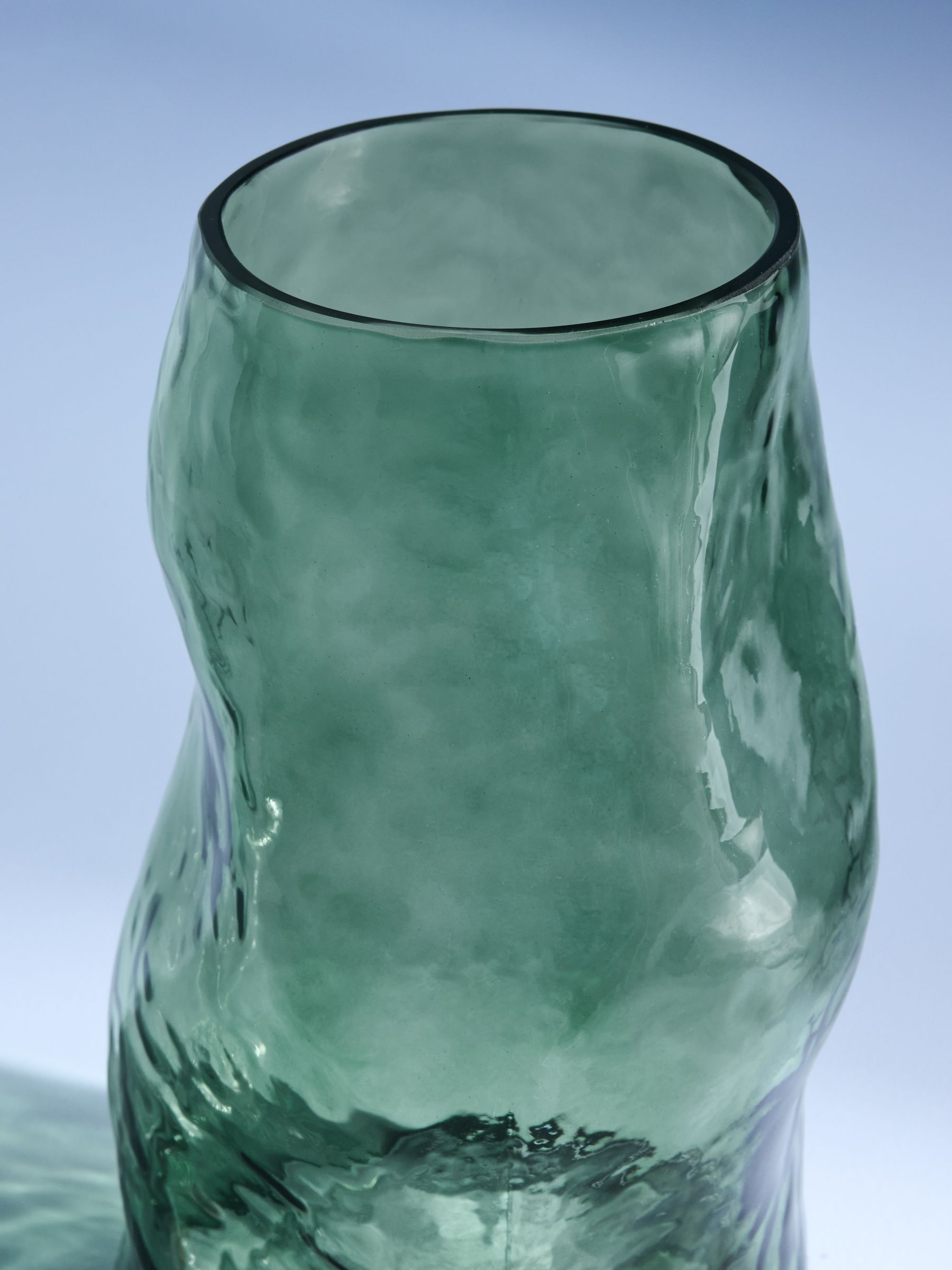 Rhea Vase in Green - Image 3 of 3