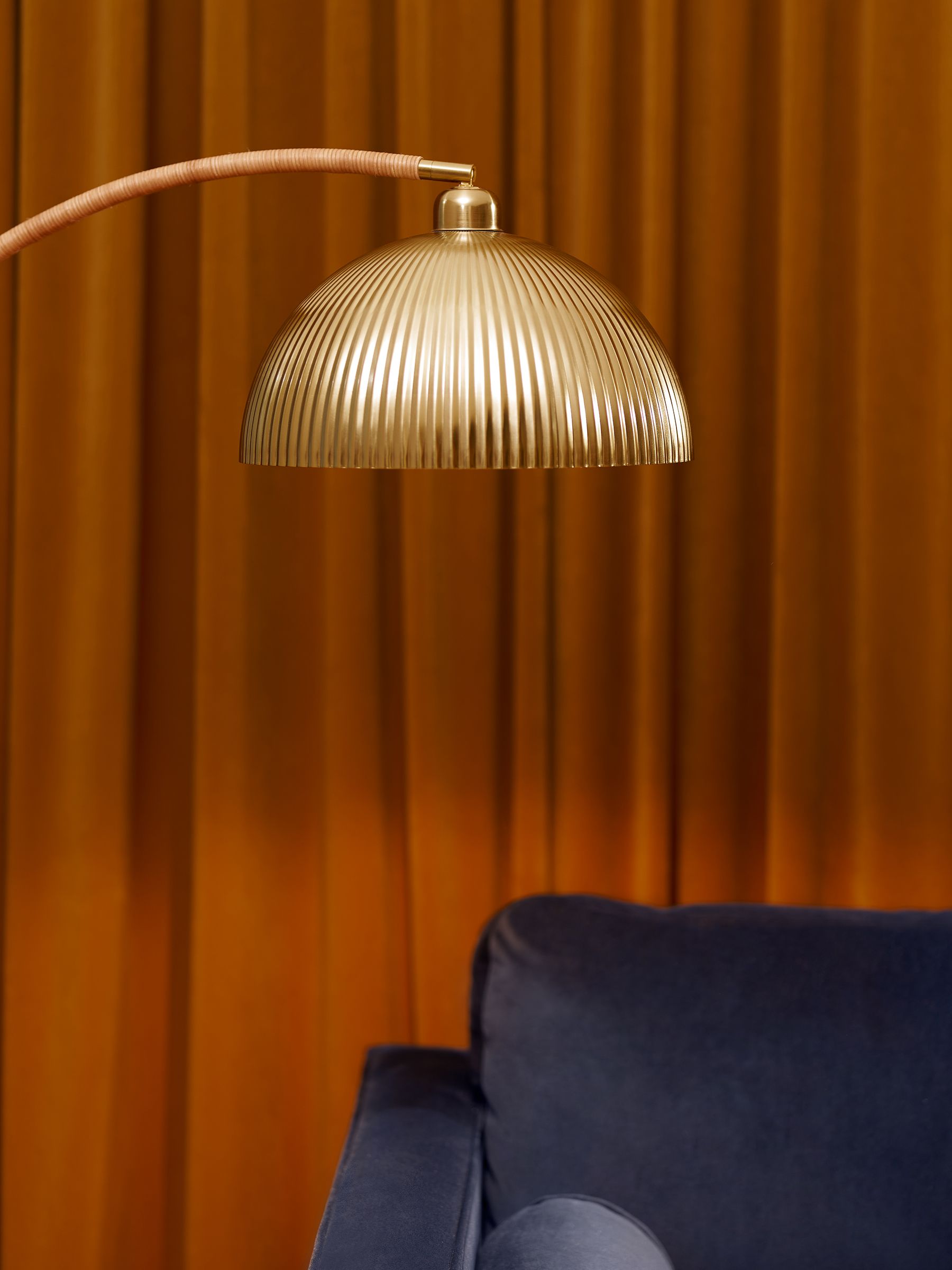 Shell Floor Lamp in Gold/Bamboo - Image 4 of 9