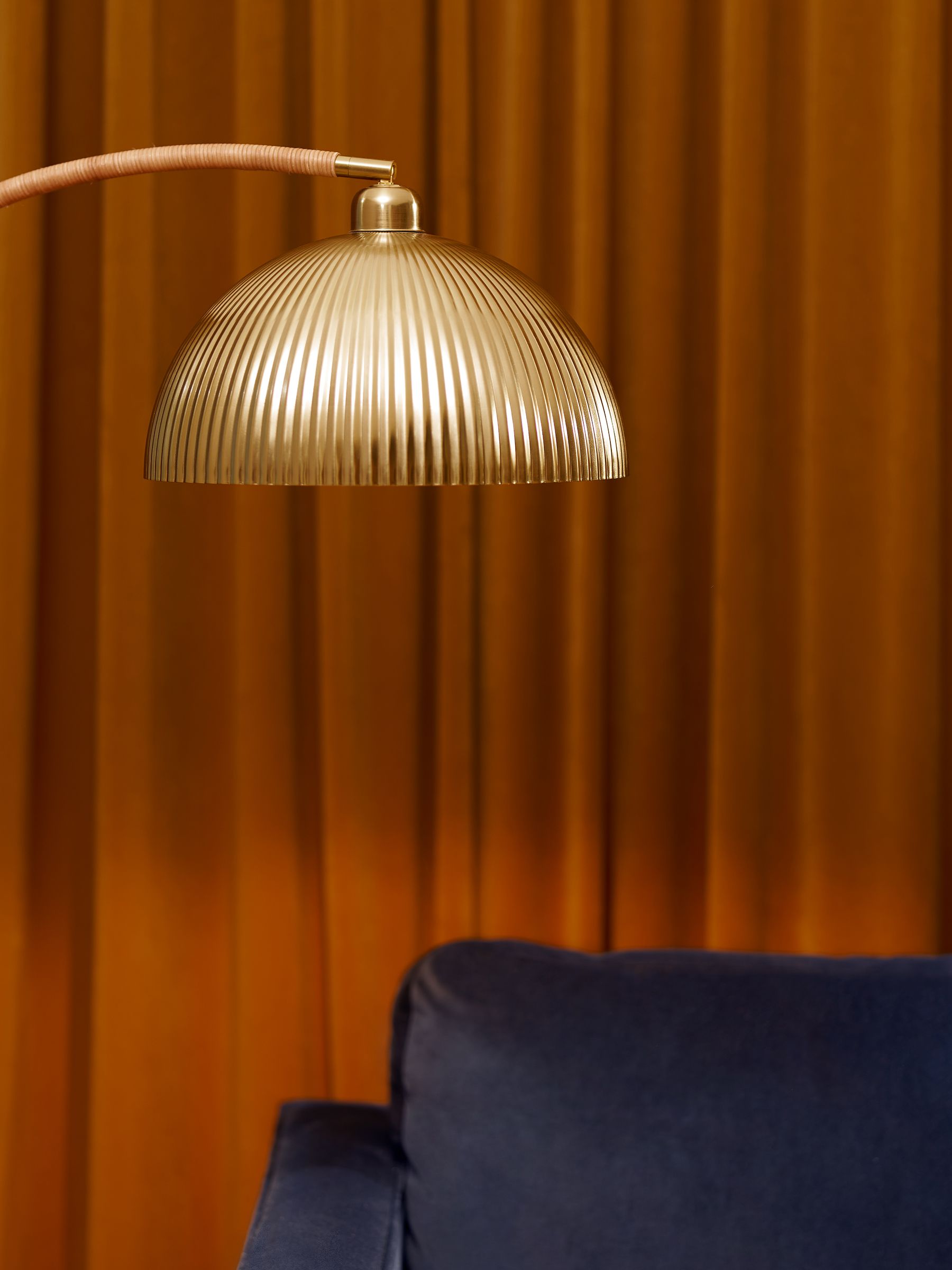 Shell Floor Lamp in Gold/Bamboo - Image 5 of 9