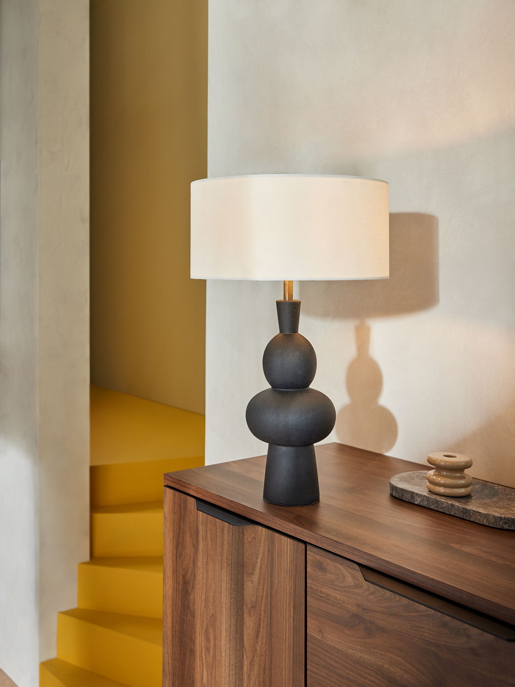 Freyja Ceramic Table Lamp in Black - Image 1 of 2