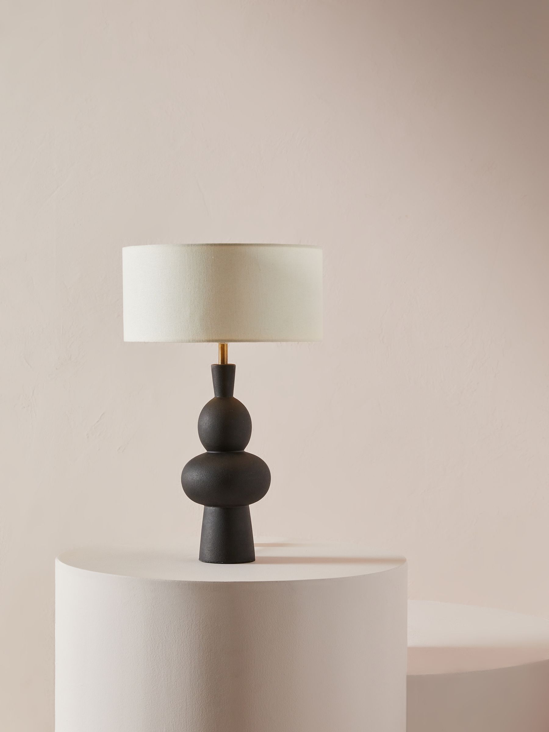 Freyja Ceramic Table Lamp in Black - Image 2 of 2
