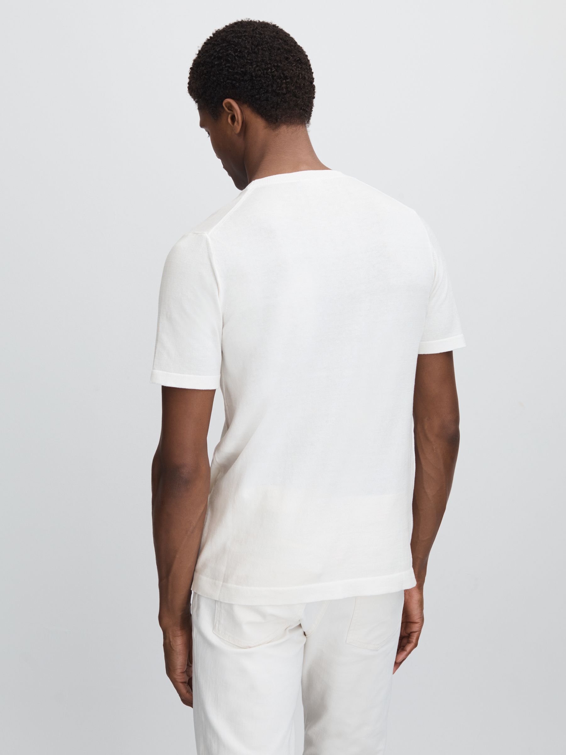Oscar Jacobson Knitted Cotton Crew Neck T-Shirt in Snow White - Image 5 of 6
