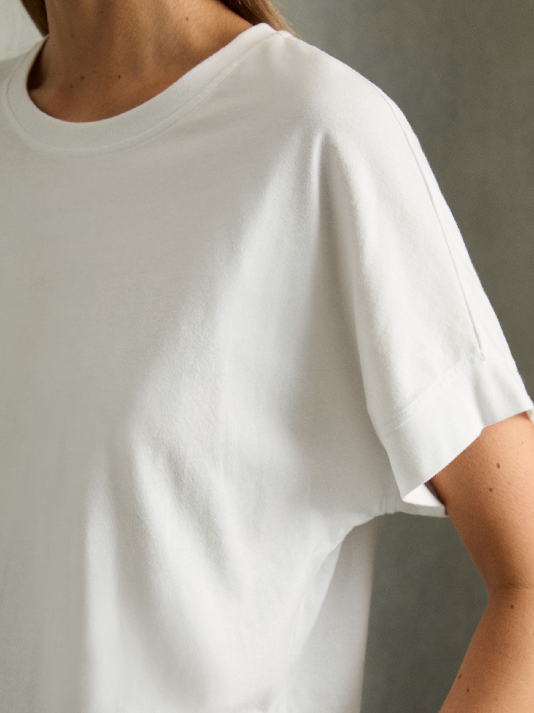 Cotton Crew Neck T-Shirt in White - Image 6 of 7