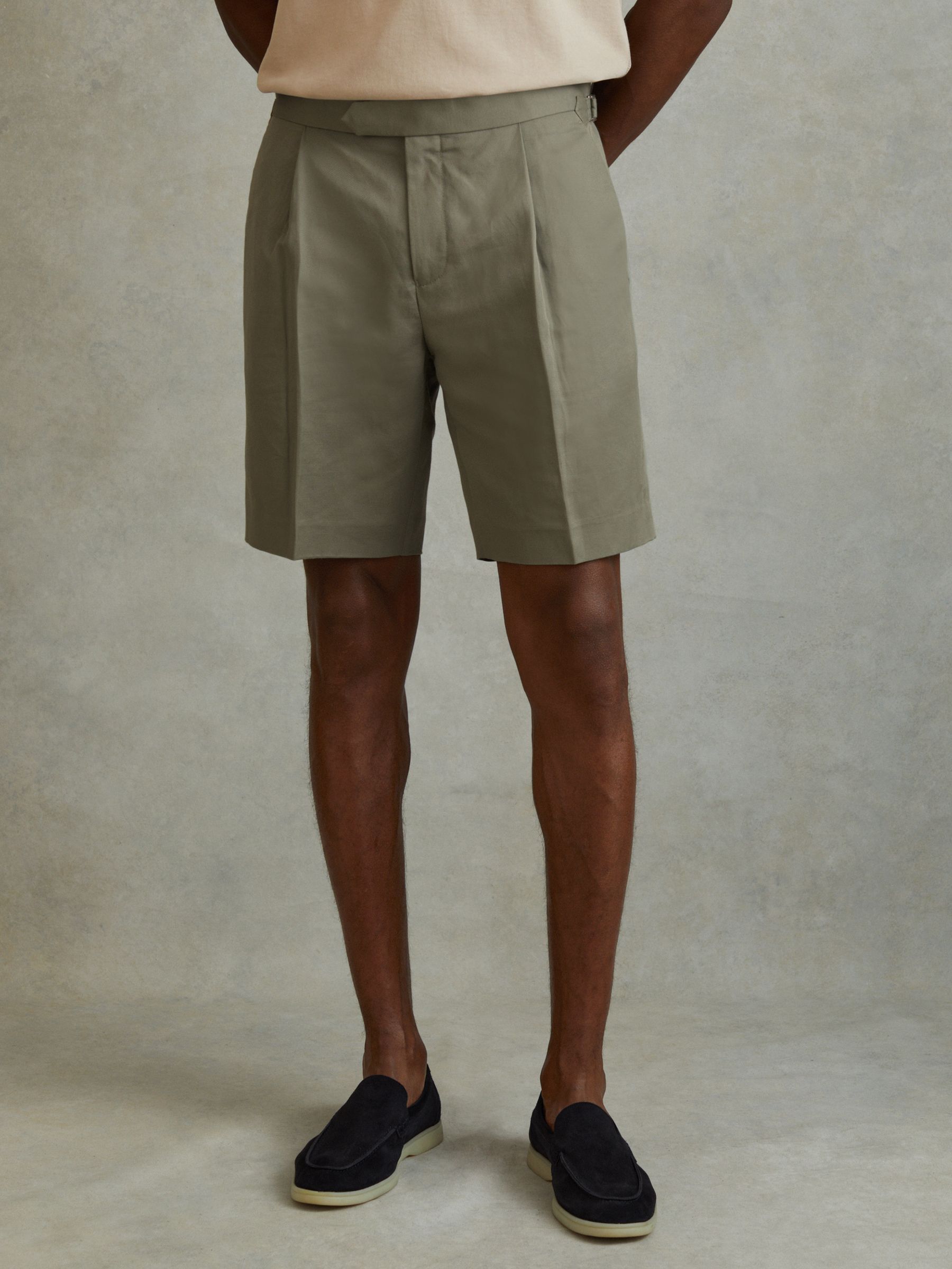 Cotton/Linen Blend Adjuster Shorts in Sage - Image 3 of 6