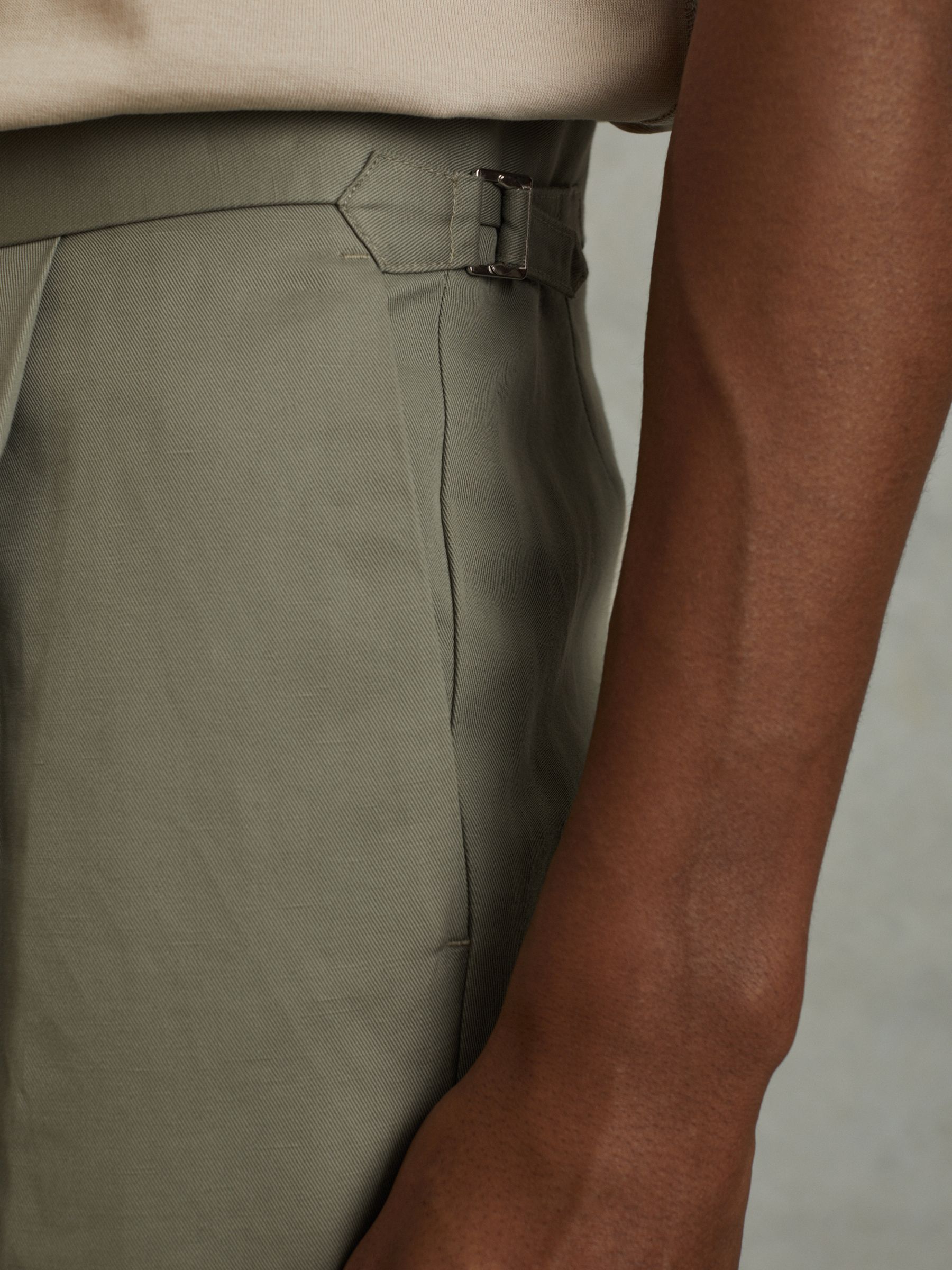 Cotton/Linen Blend Adjuster Shorts in Sage - Image 4 of 6