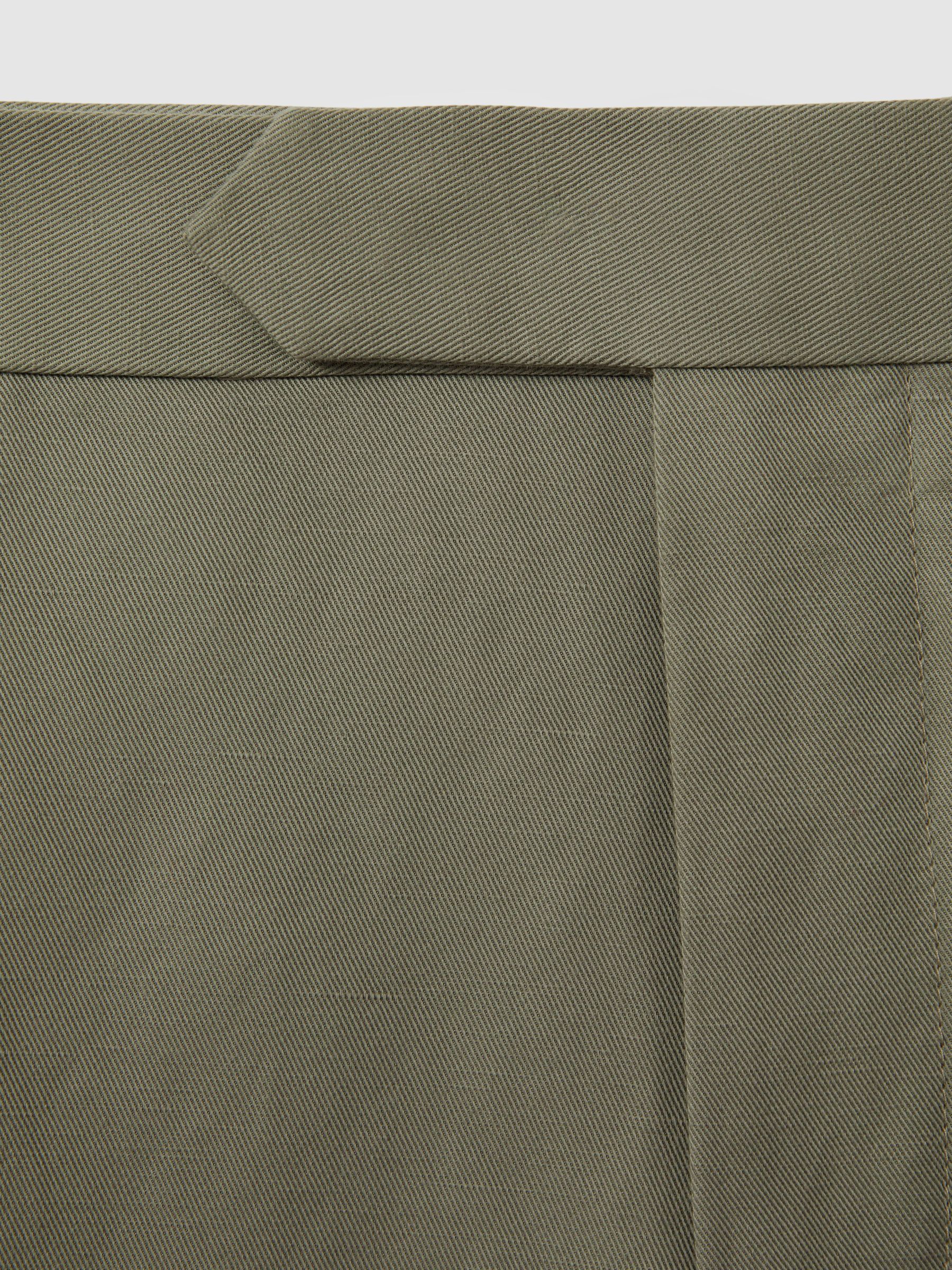 Cotton/Linen Blend Adjuster Shorts in Sage - Image 6 of 6
