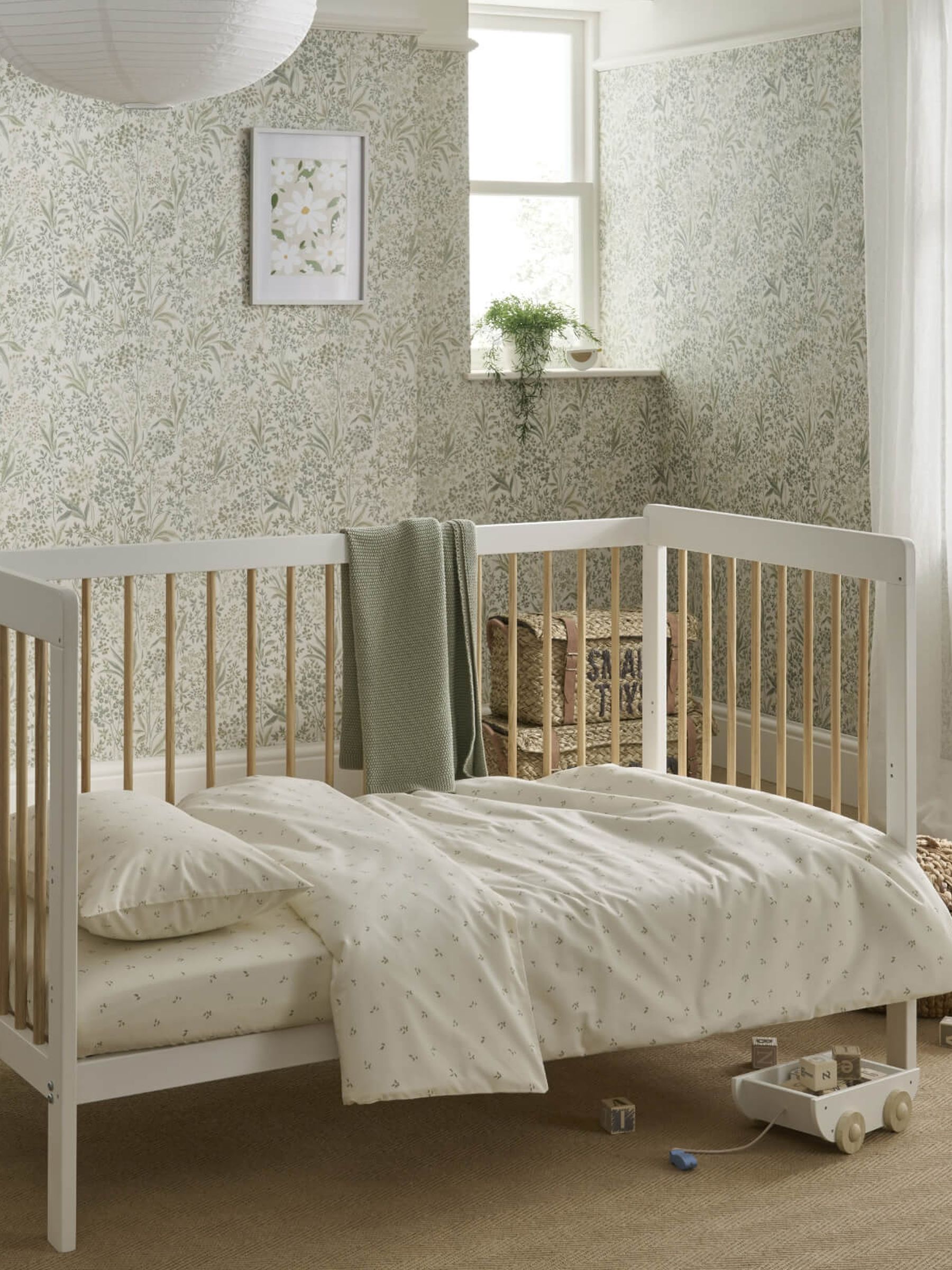 Cuddleco White Nola Cot Bed - Image 3 of 6