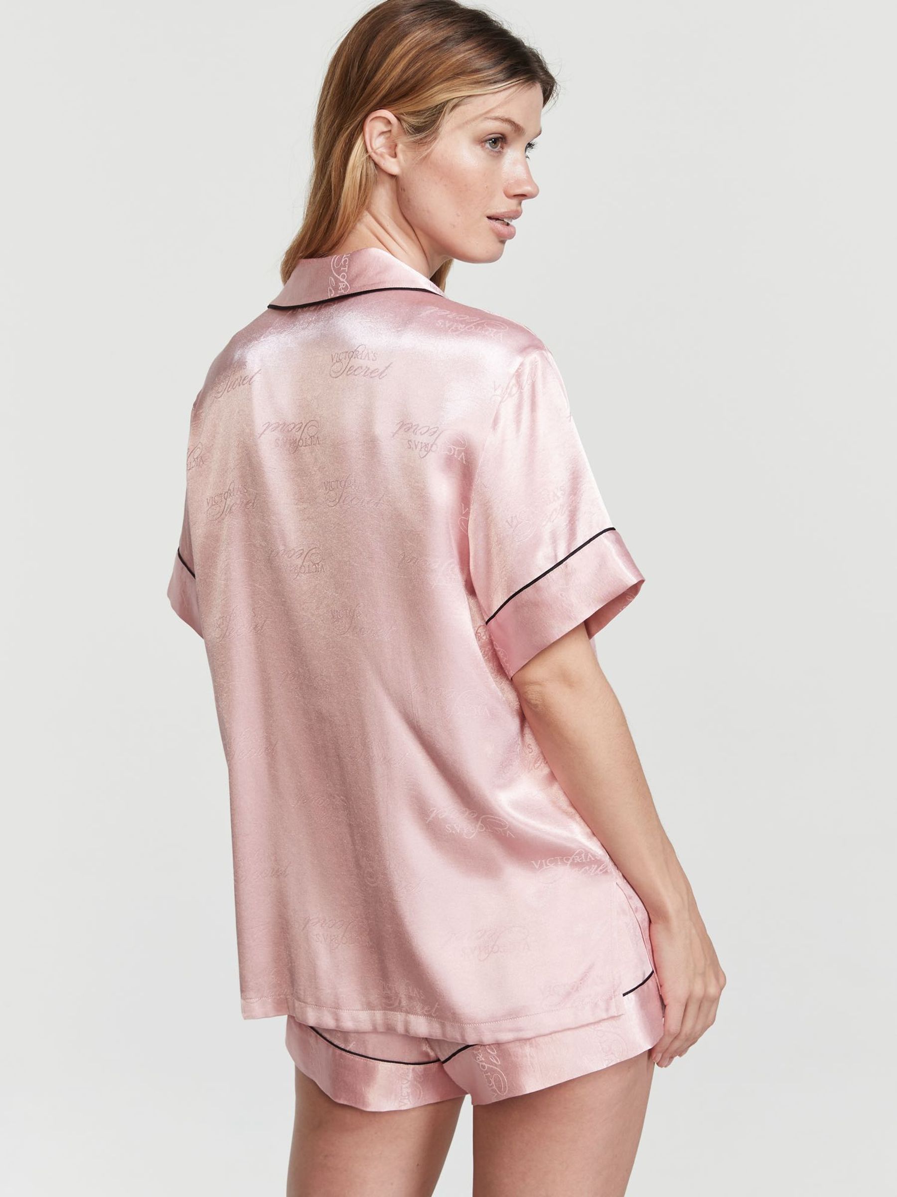 【新品・未着用・タグ付】Victoria’s Secretショート丈PJ Satin Short Pajama Set Evening Blush Leopard is not