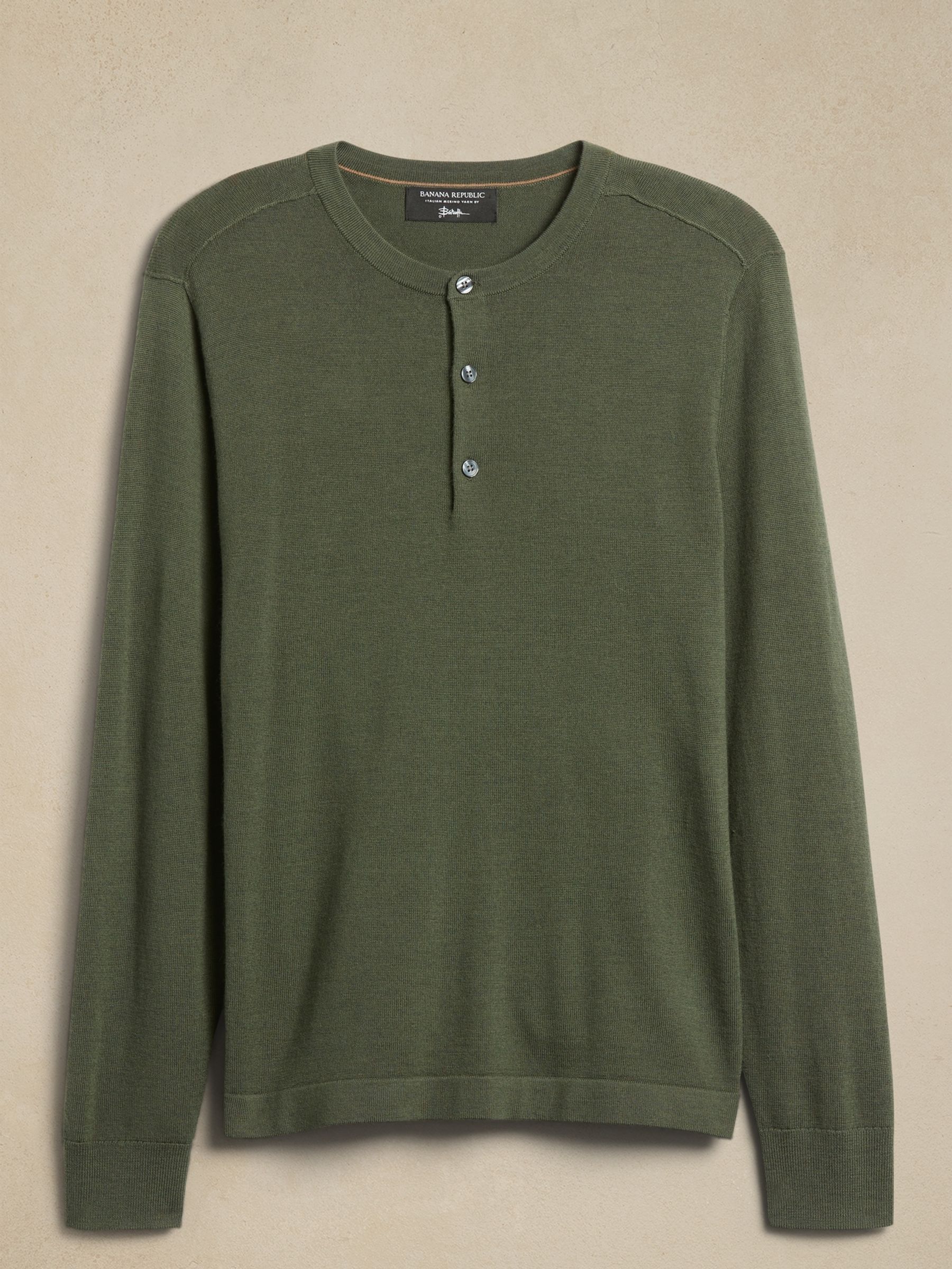 Banana Republic Green T-Shirt - Image 2 of 2 Banana Republic Green T-Shirt - Image 2 of 2