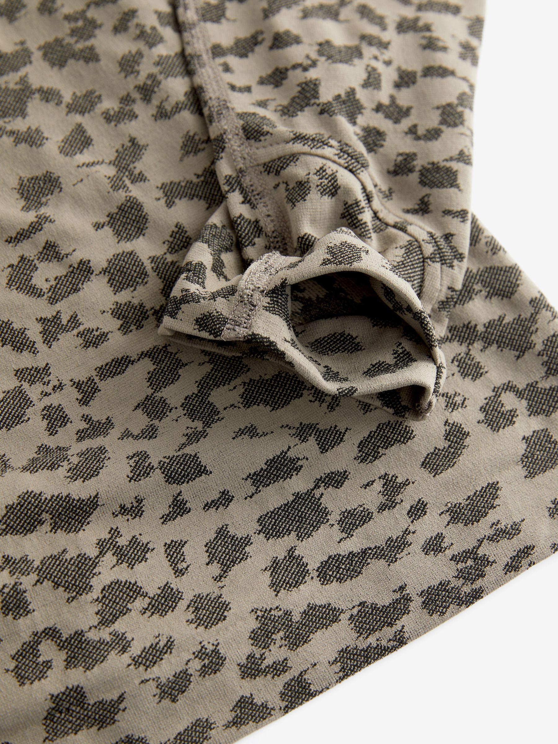 Athleta Khaki Green Momentum Leopard Print Seamless Long Sleeve T-Shirt - Image 3 of 3