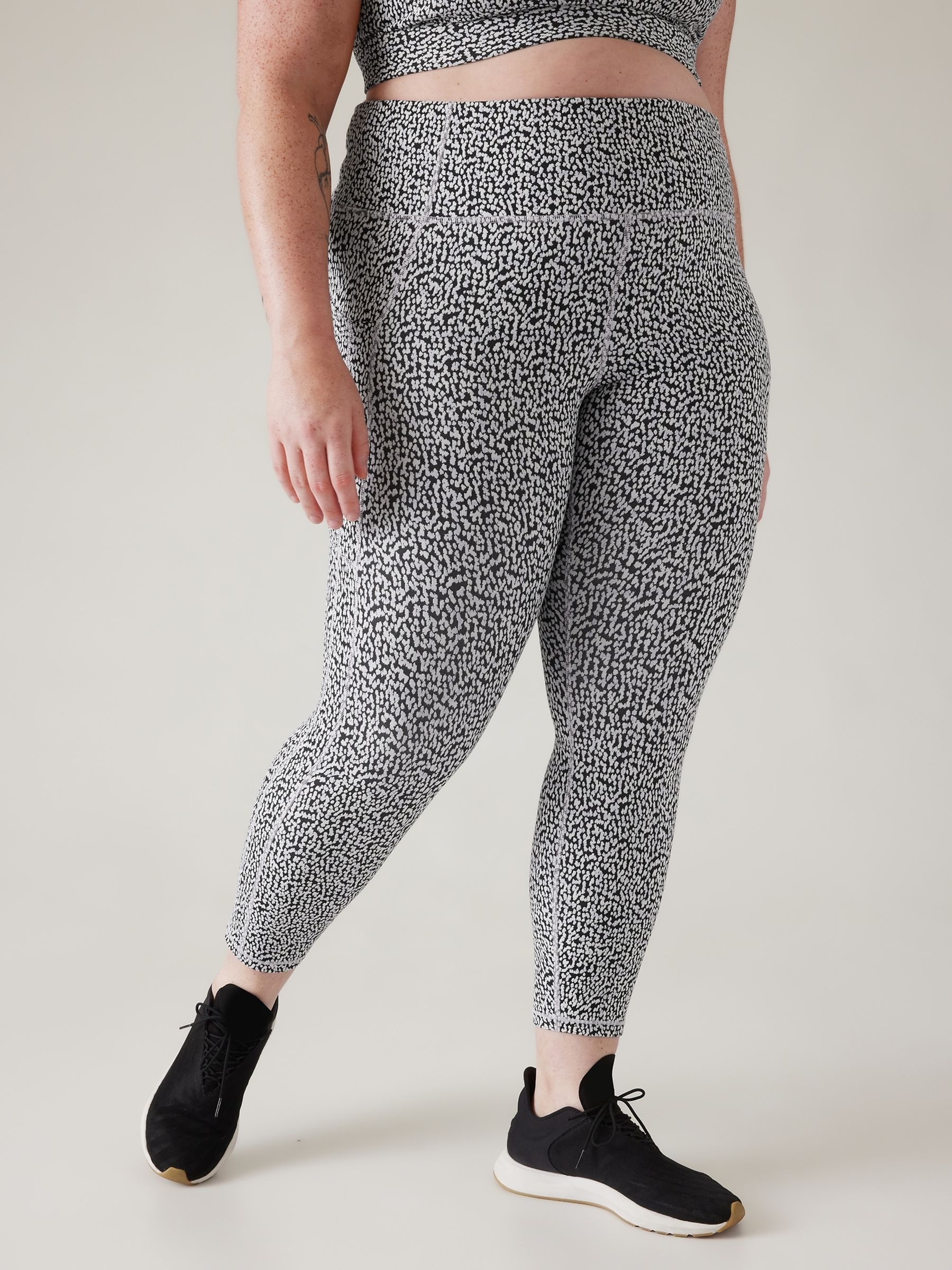 Athleta Black/White Ultimate Stash 7/8 Leggings - Image 4 of 5