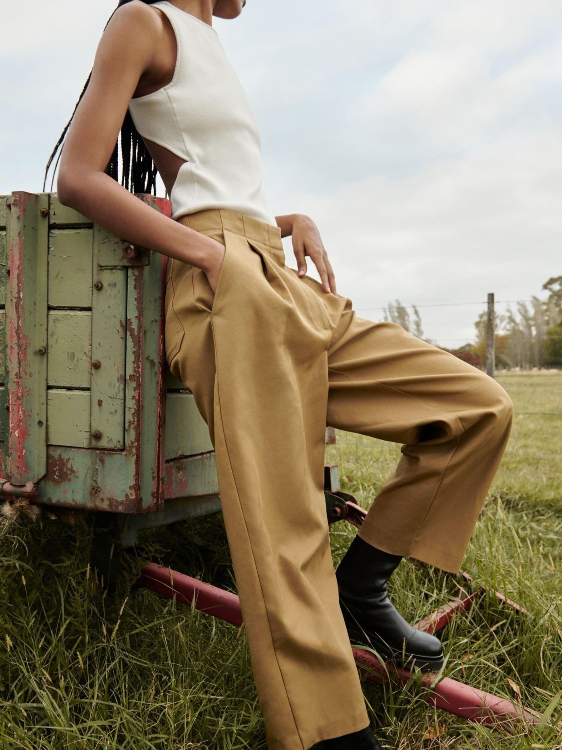 Banana Republic Camel The Barrel-Leg Chinos - Image 1 of 3