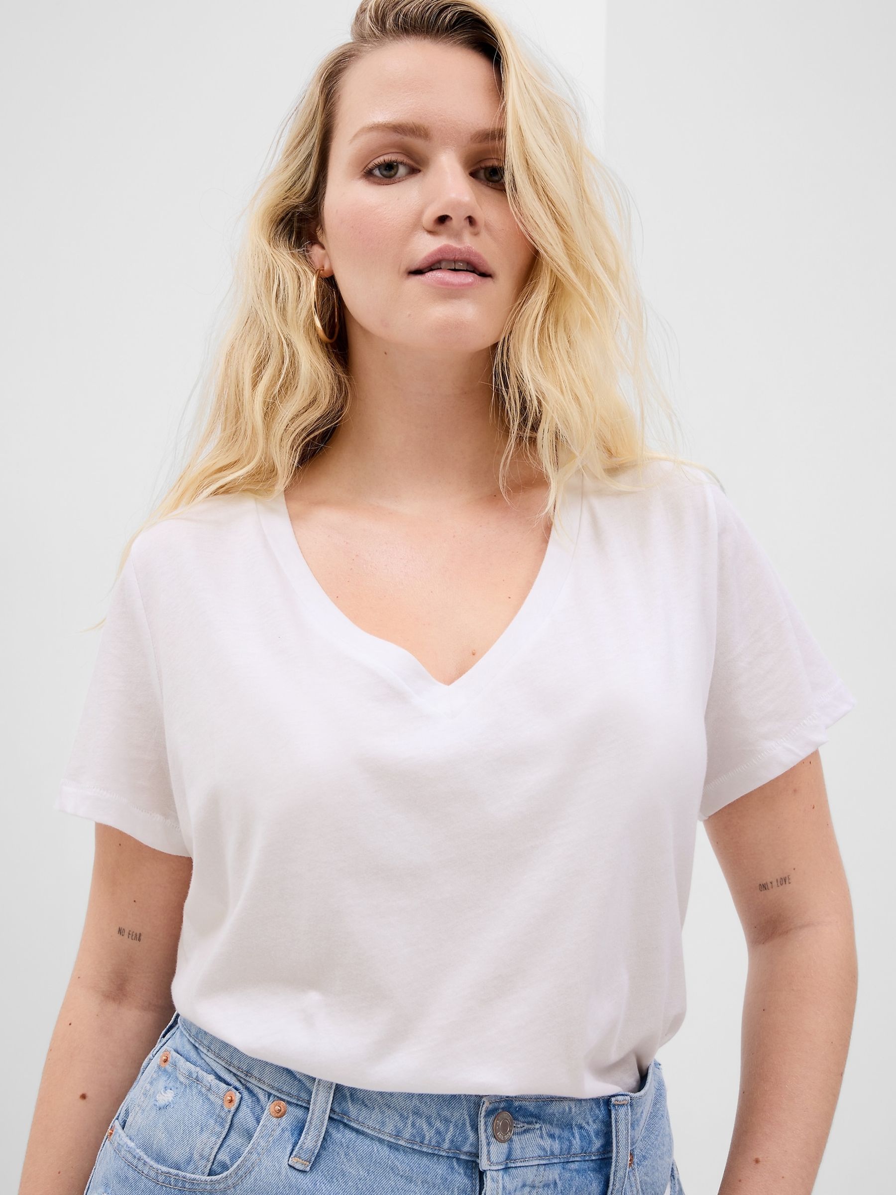 White V-Neck Vintage 100% Organic Cotton Short Sleeve T-Shirt - Image 4 of 9